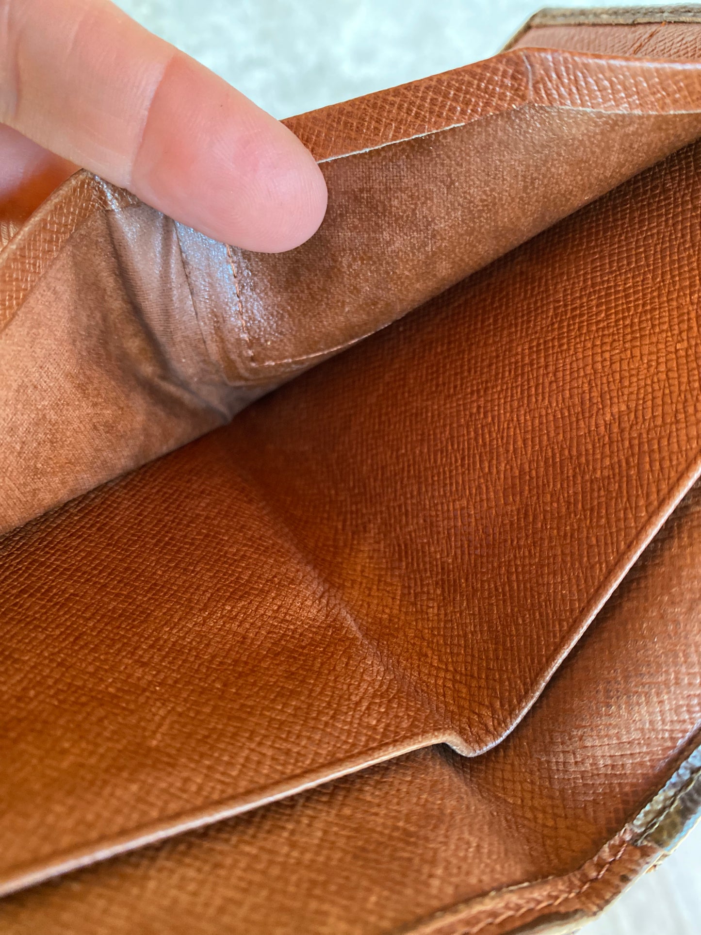 Preloved Authentic Porte Monnaie Carte Credit Wallet