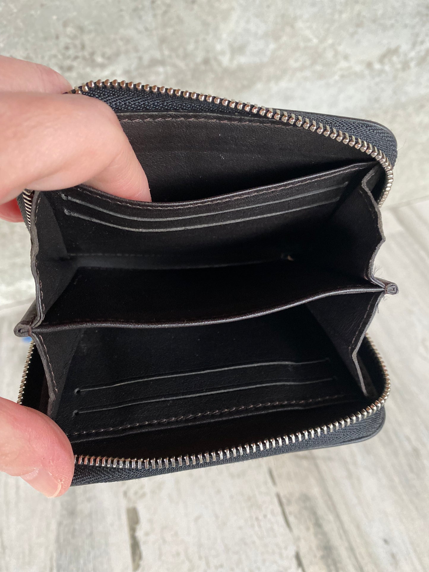 Preloved Authentic Damier Geant Zippy Coin Purse