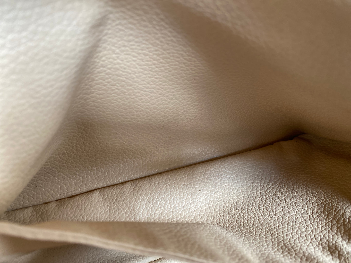 Preloved Authentic Trousse 23 pouch