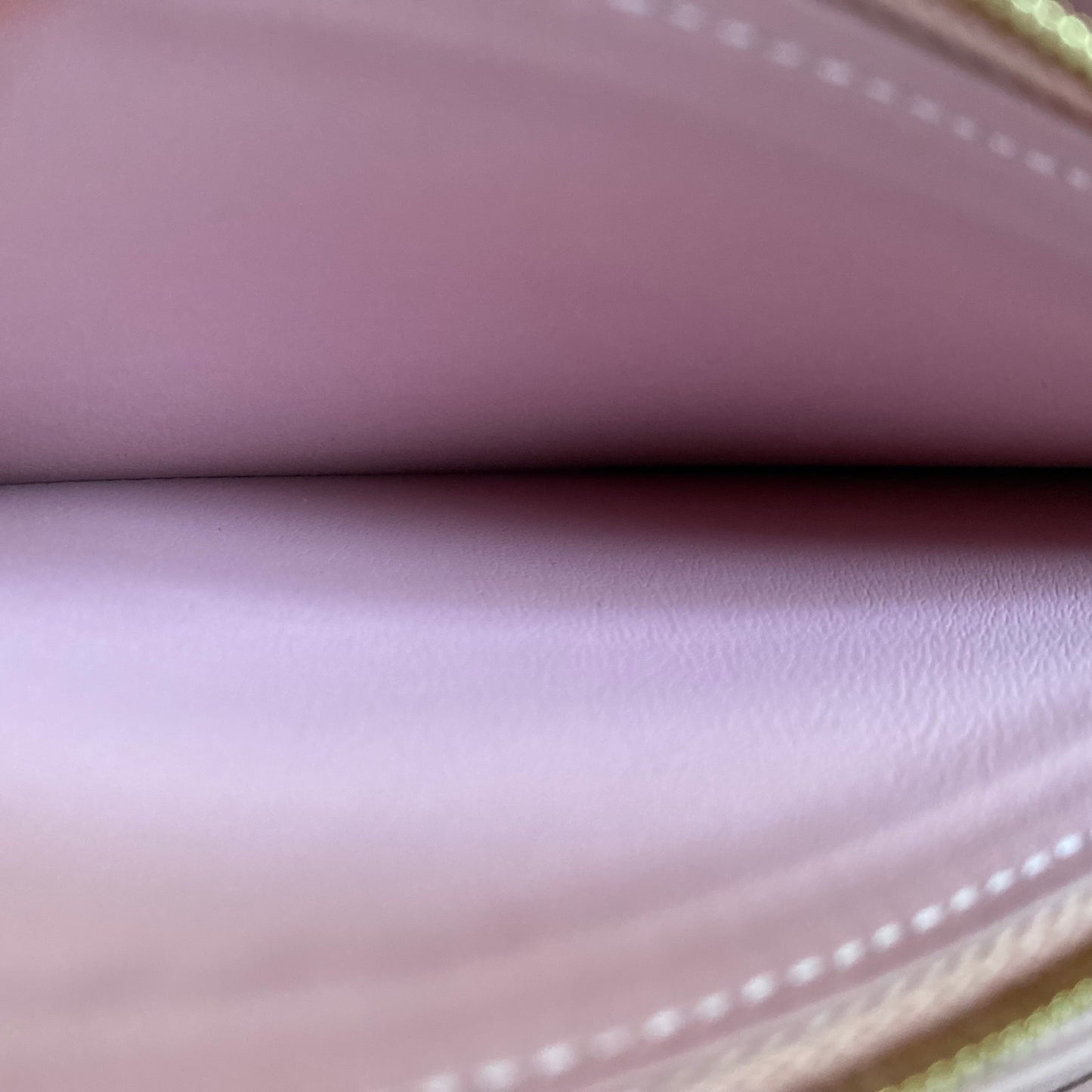 Preloved Authentic Venice Zippy Wallet