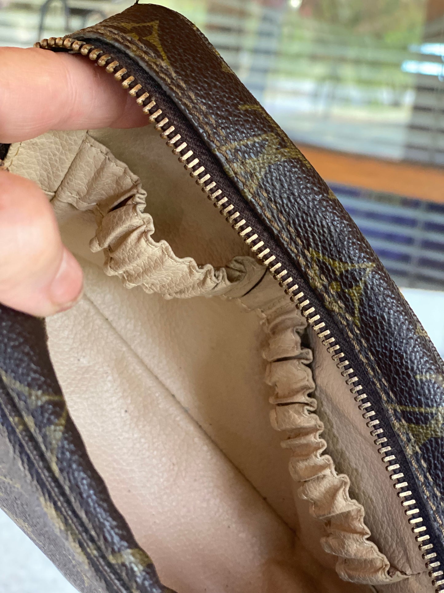 Preloved Authentic Trousse 18 cosmetic pouch