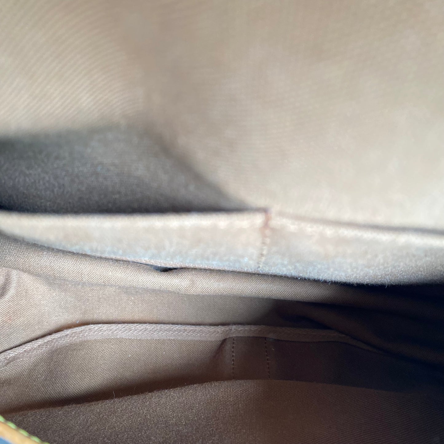 Preloved Authentic Saumur 35