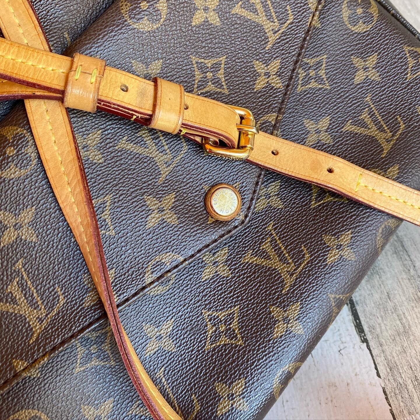 Preloved Authentic Mabillon Crossbody