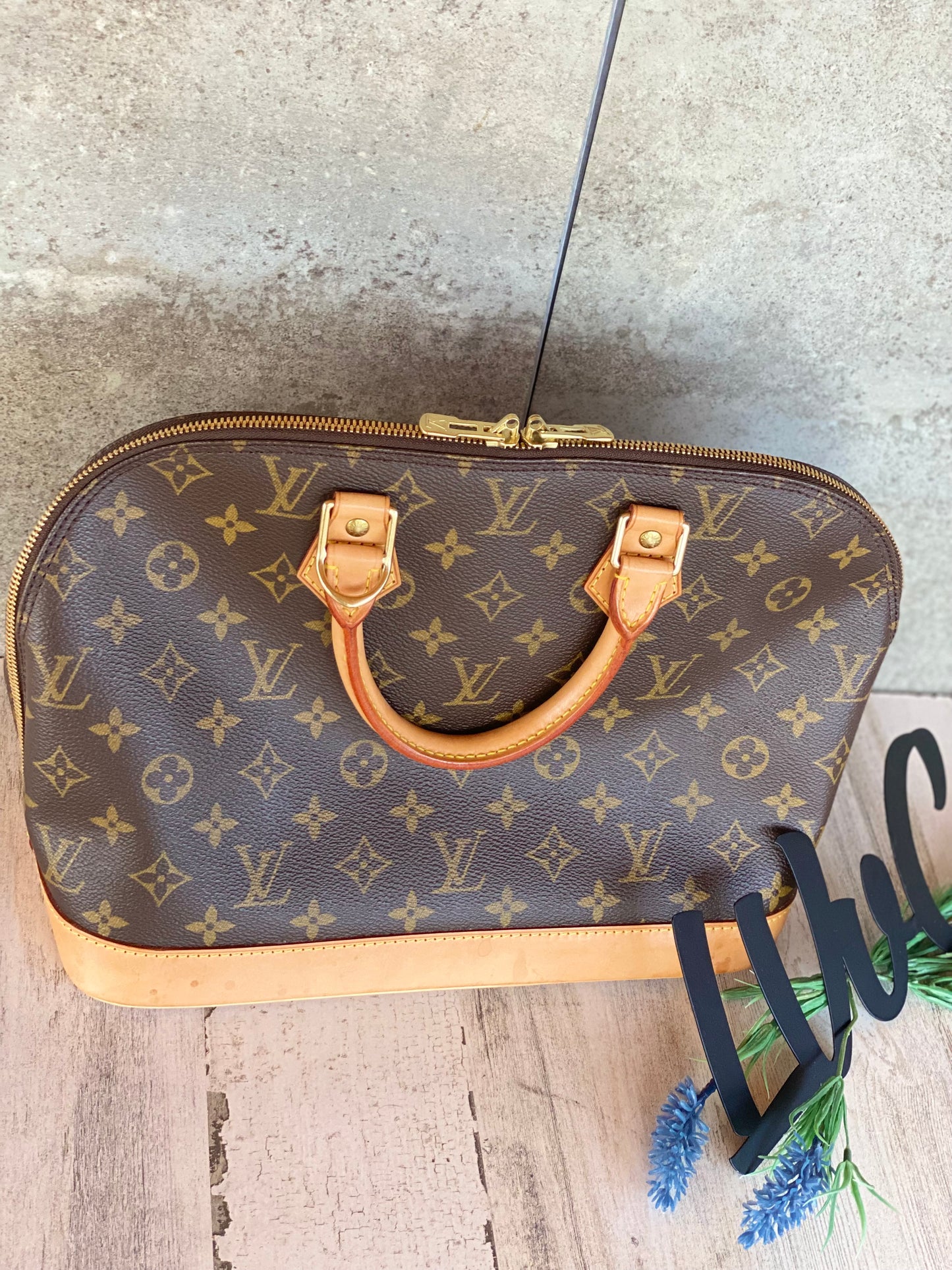 Preloved Authentic Alma PM handbag
