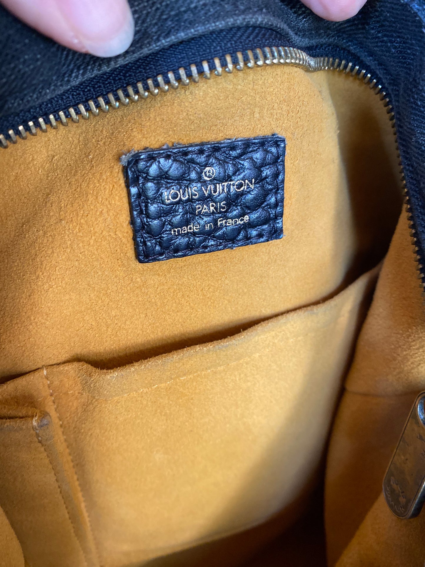 Preloved Authentic Neo Cabby MM shoulder tote