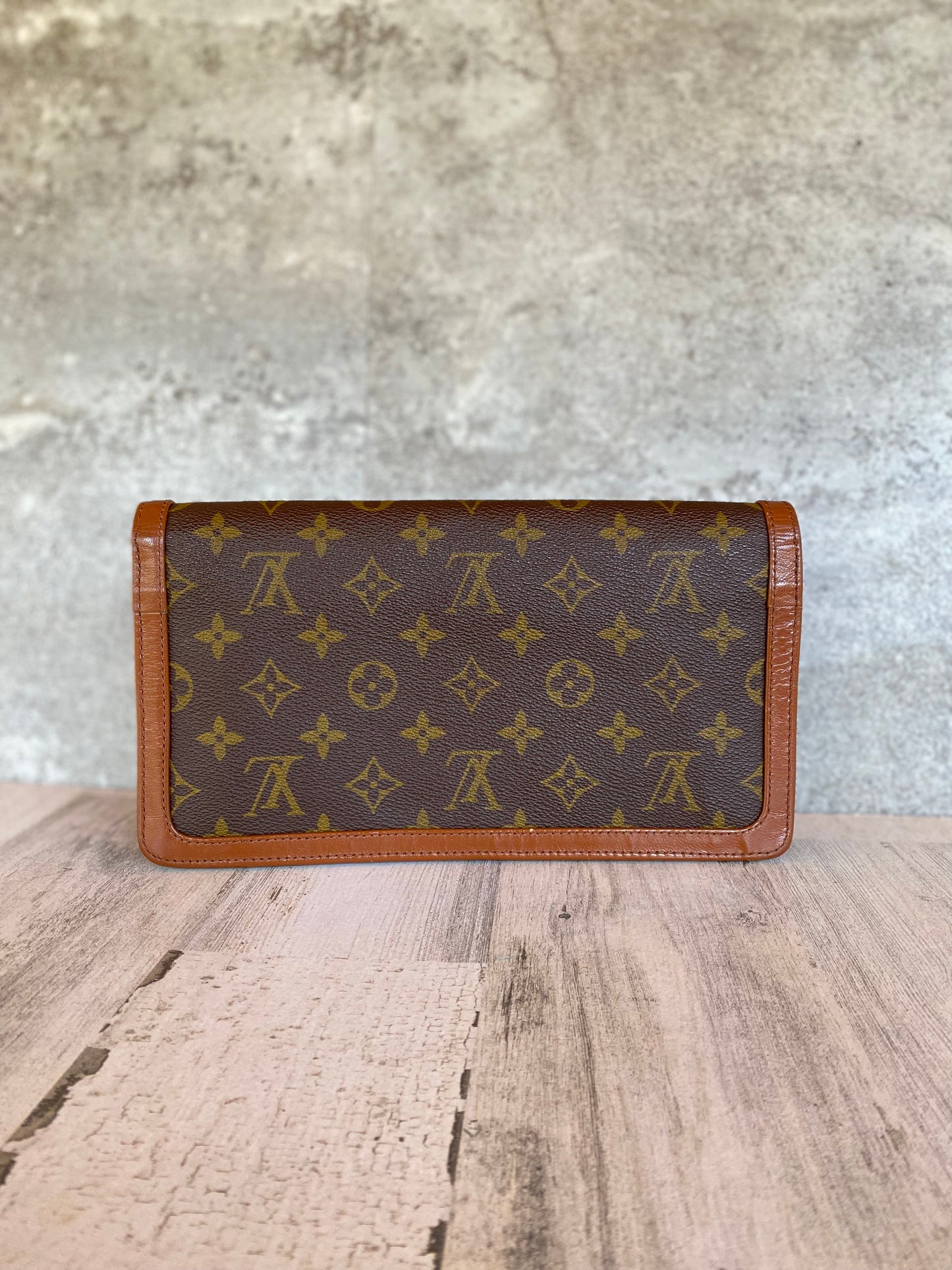 Preloved Vintage Pochette Dam PM Clutch