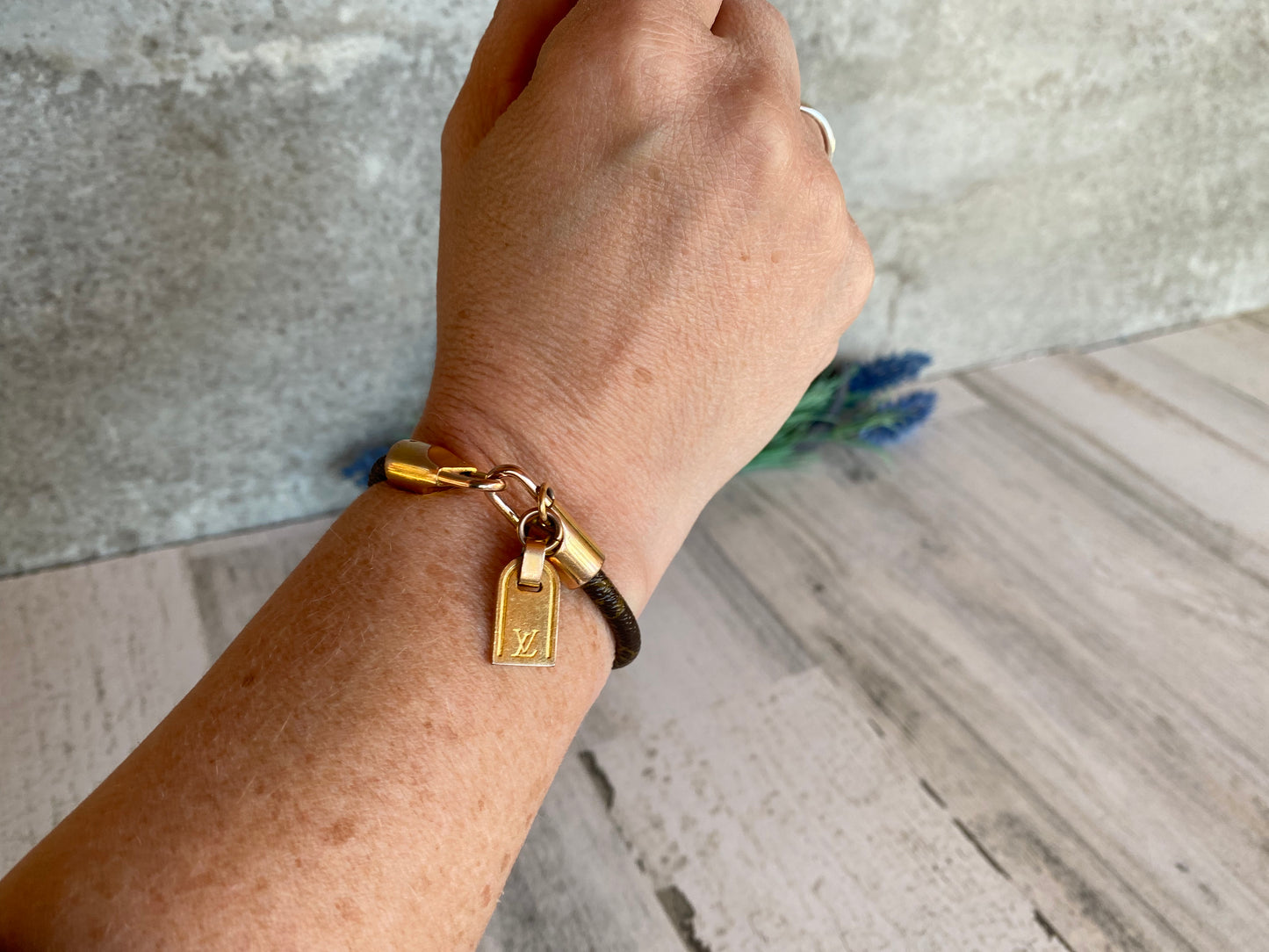 Preloved Authentic canvas / gold tone Bracelet