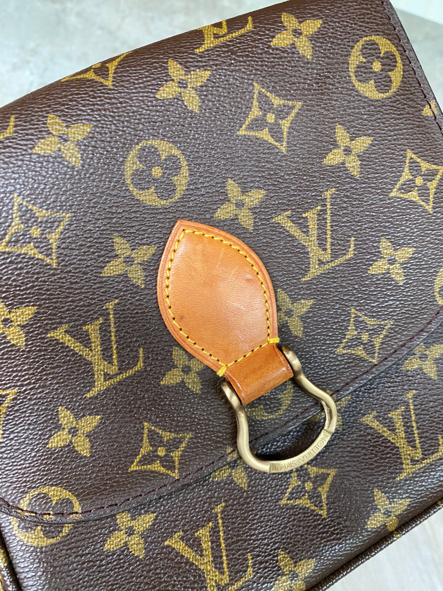Preloved Saint Cloud MM