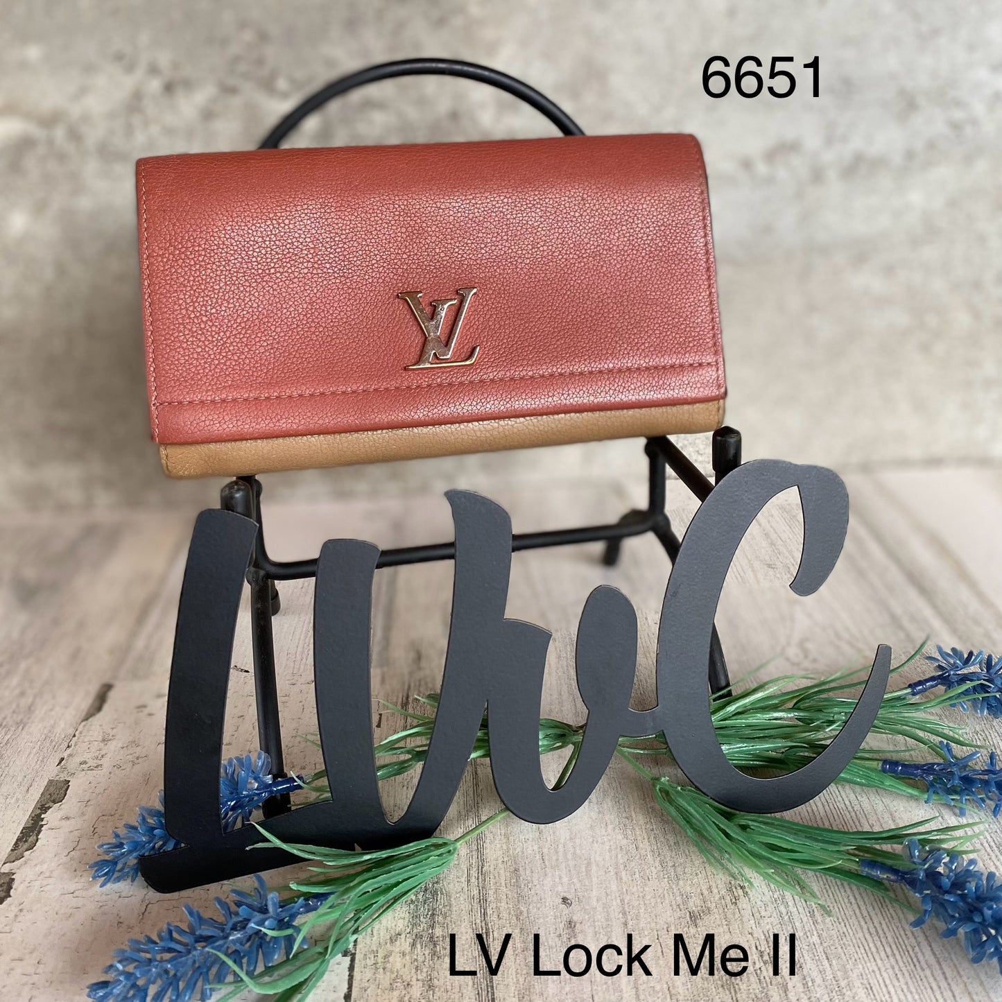 Preloved Lock Me Wallet II