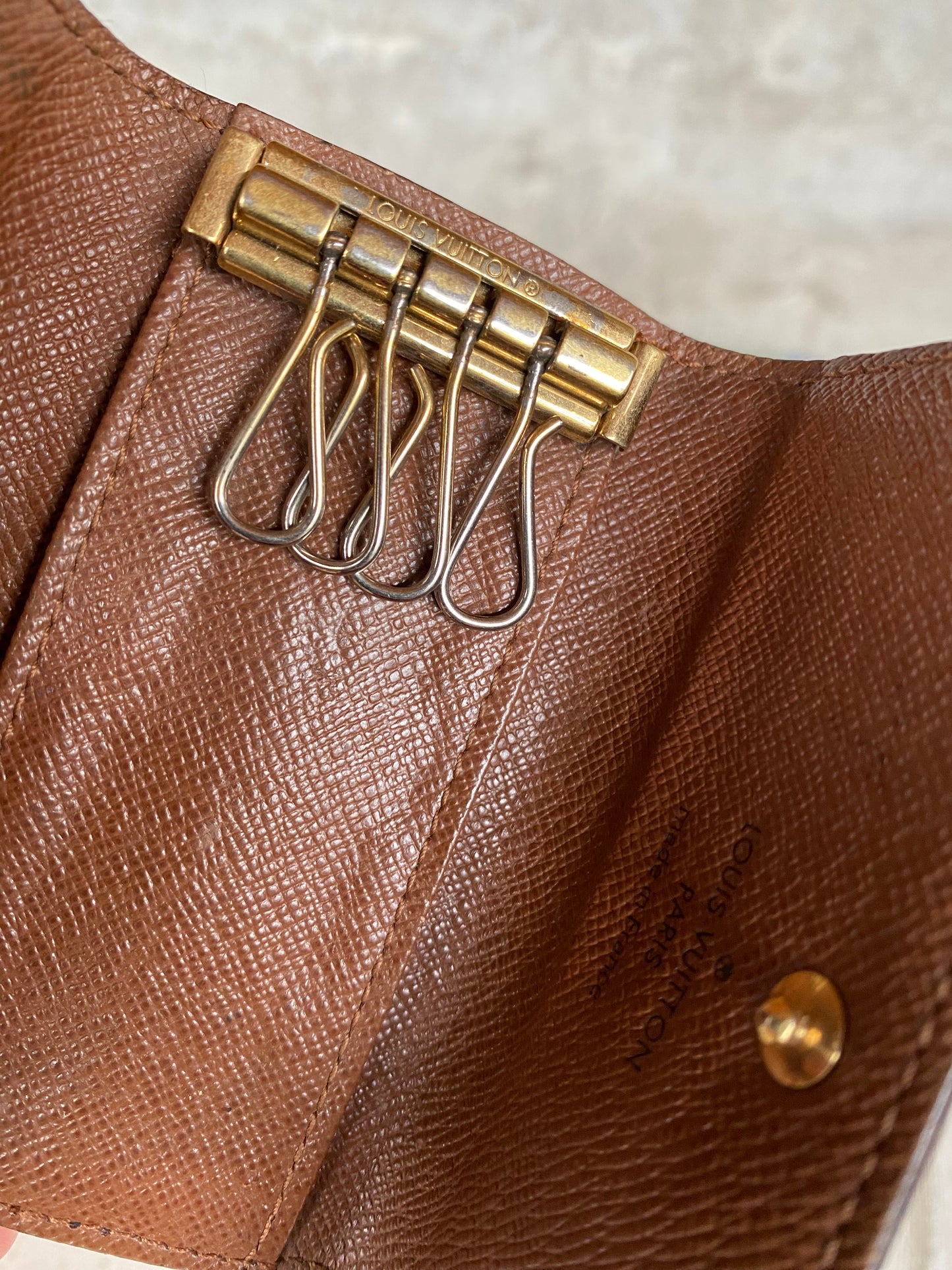 Preloved Authentic Key Cles 4 Key