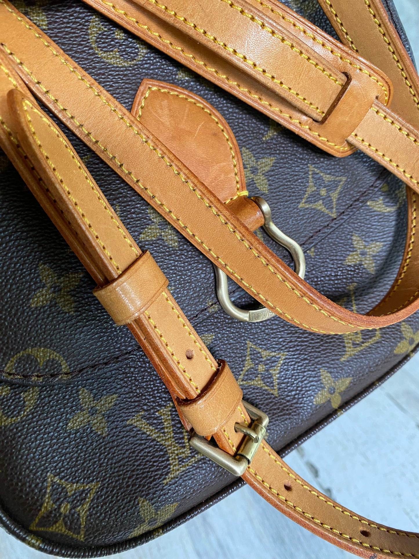 Preloved Saint Cloud MM