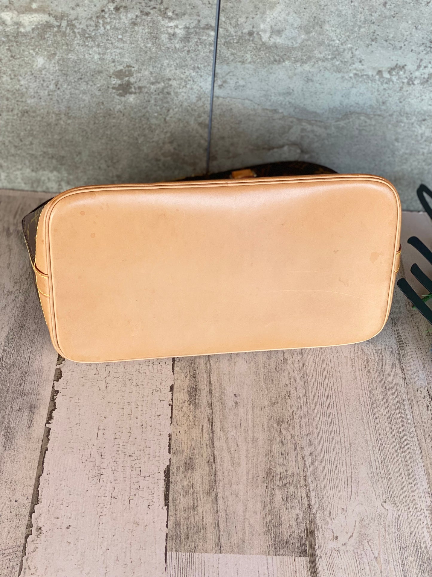 Preloved Authentic Alma PM handbag