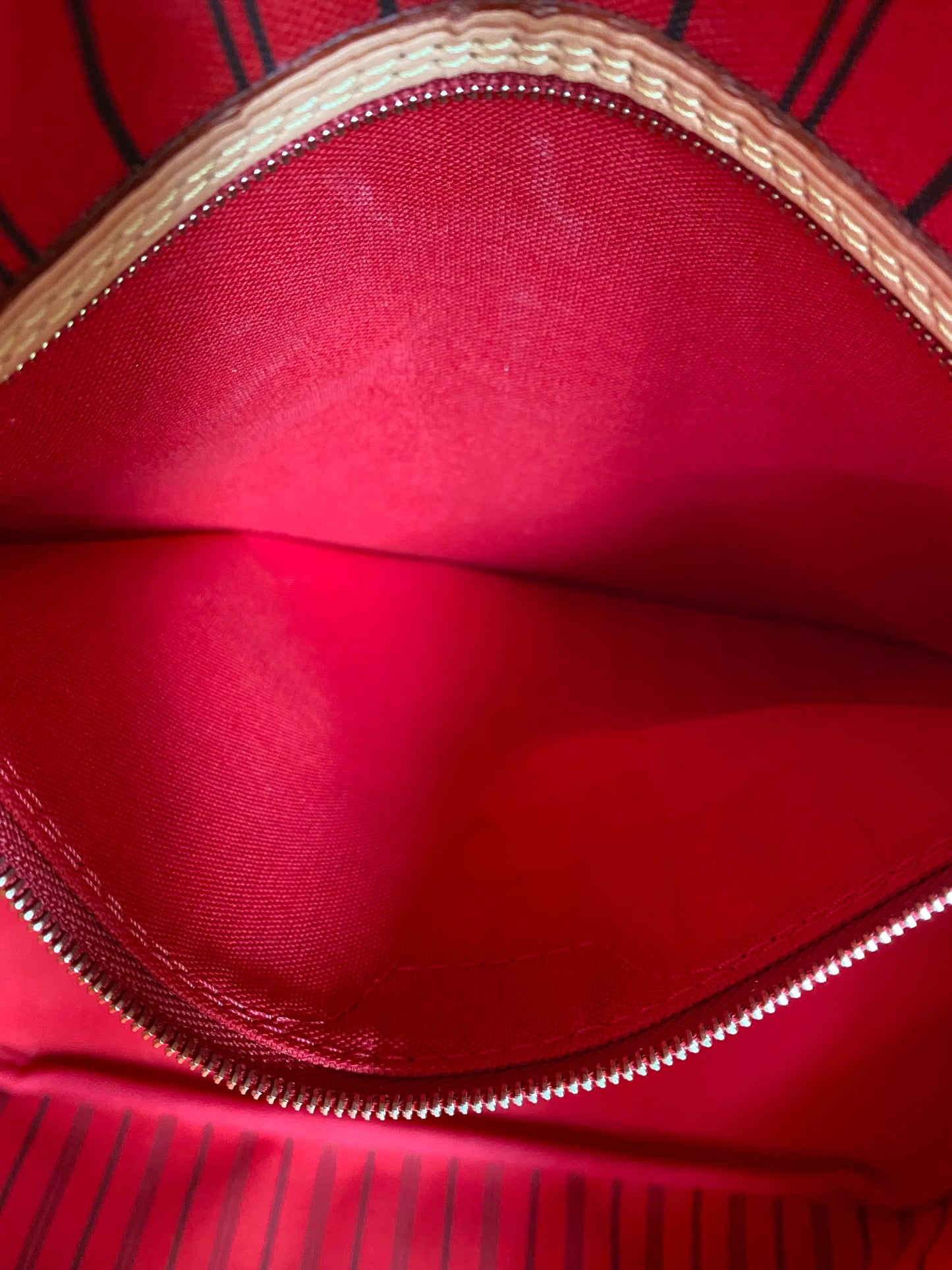 Authentic Preloved Consigned Neverfull MM with cherry interior