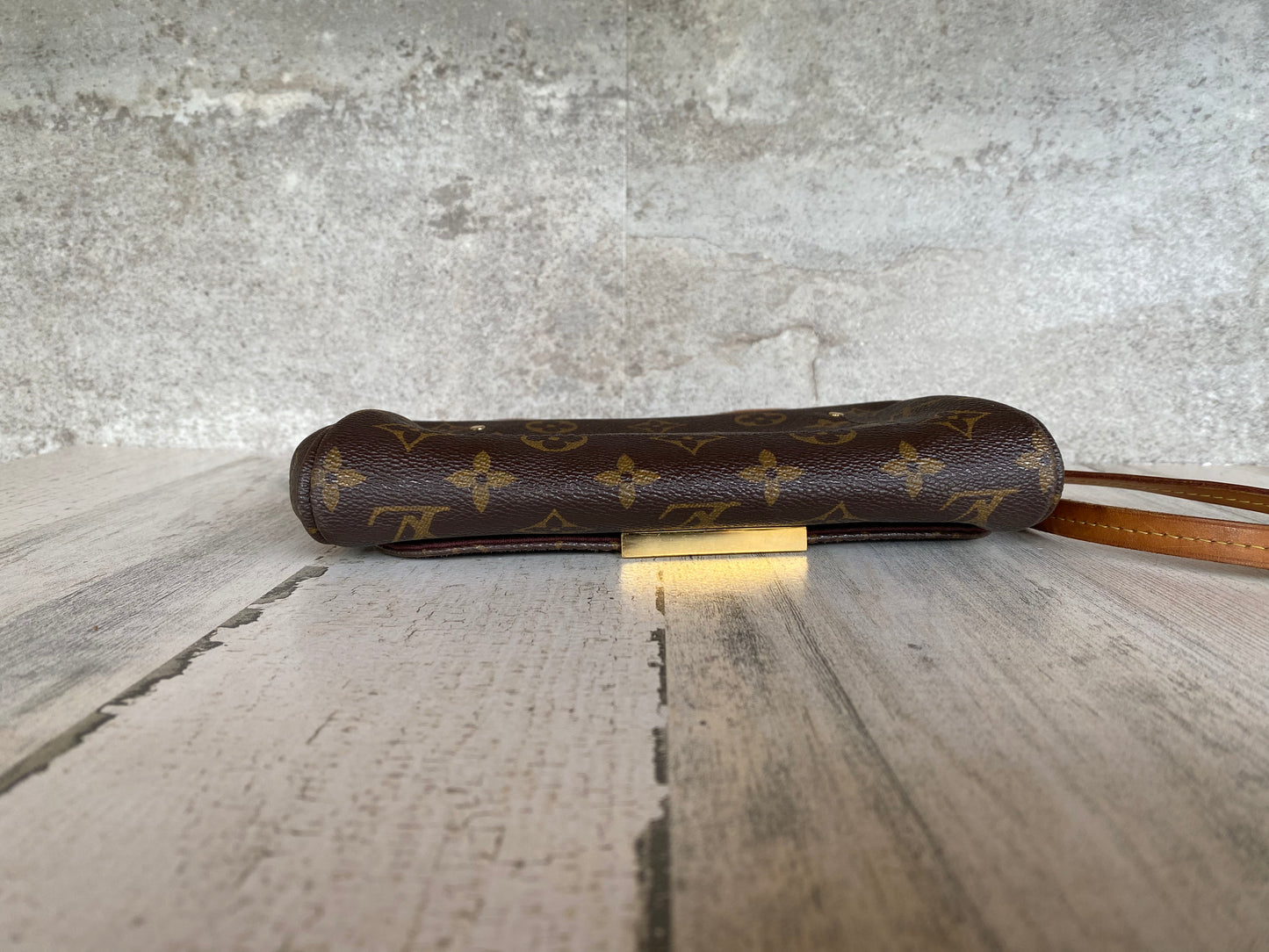 Authentic Preloved Favorite PM crossbody