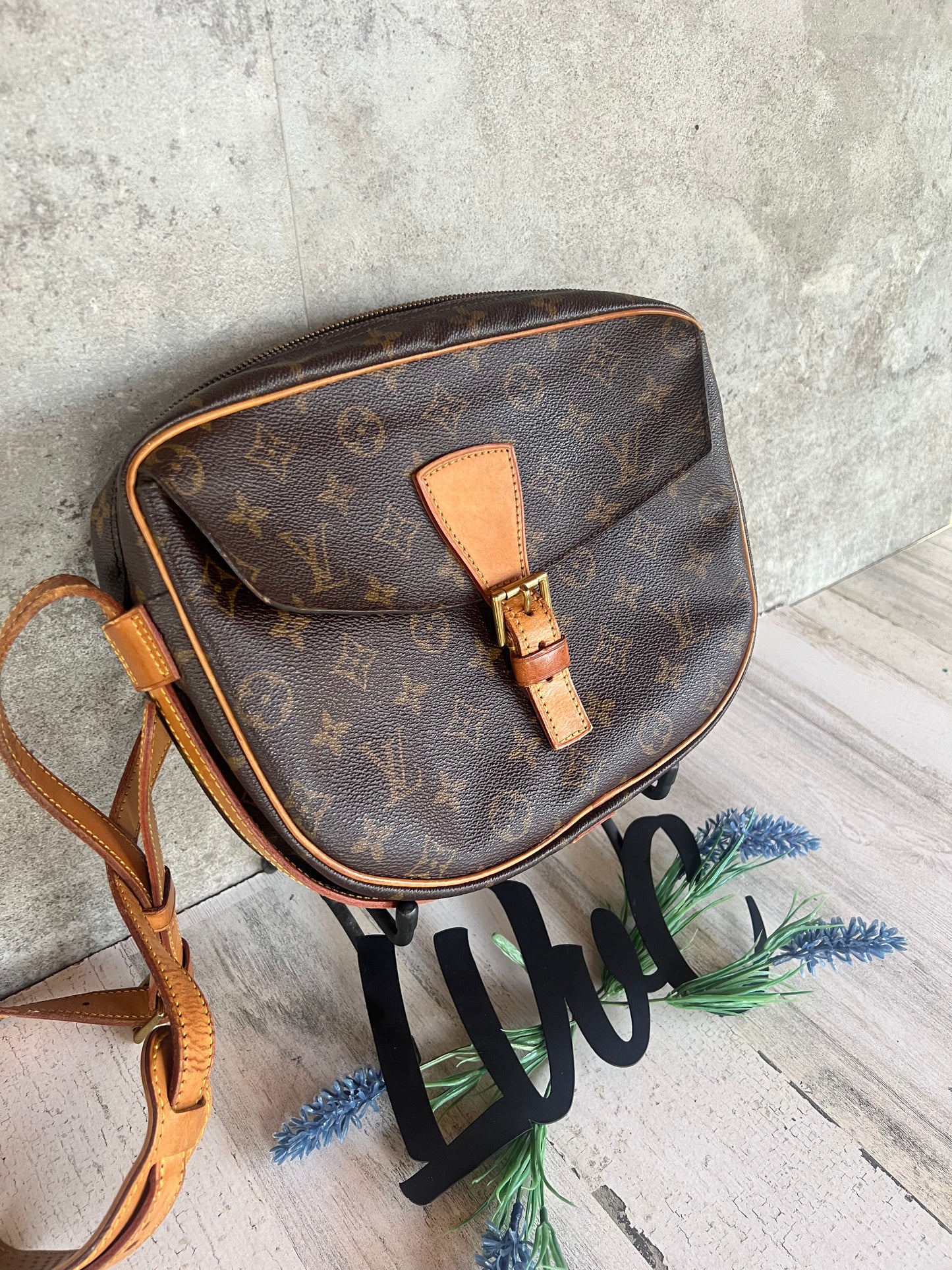 Preloved Authentic Jeunefille GM crossbody