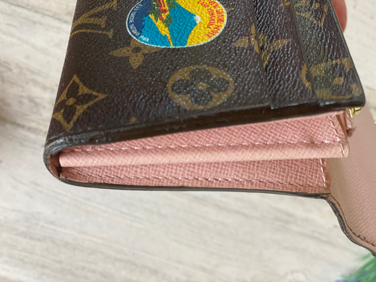 Authentic Preloved limited edition Sarah wallet