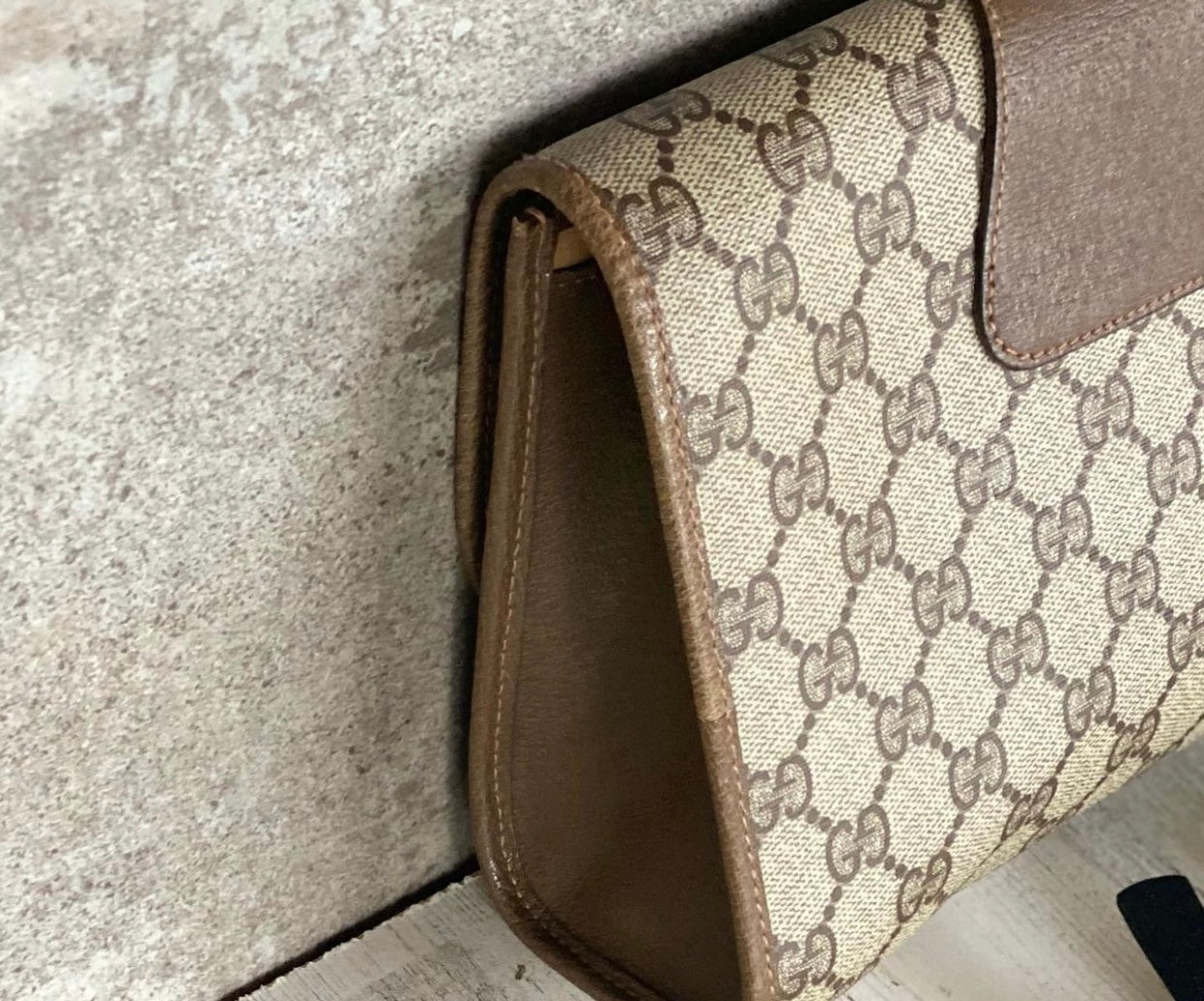 Preloved Sherry Clutch Supreme