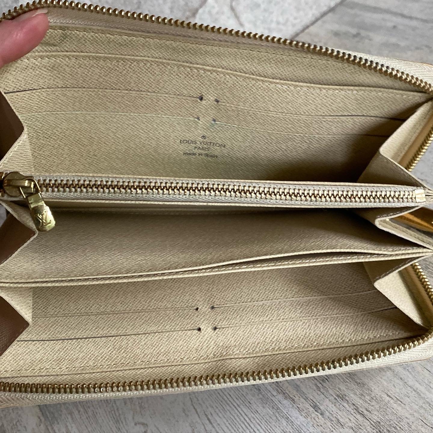 Preloved Zippy Wallet