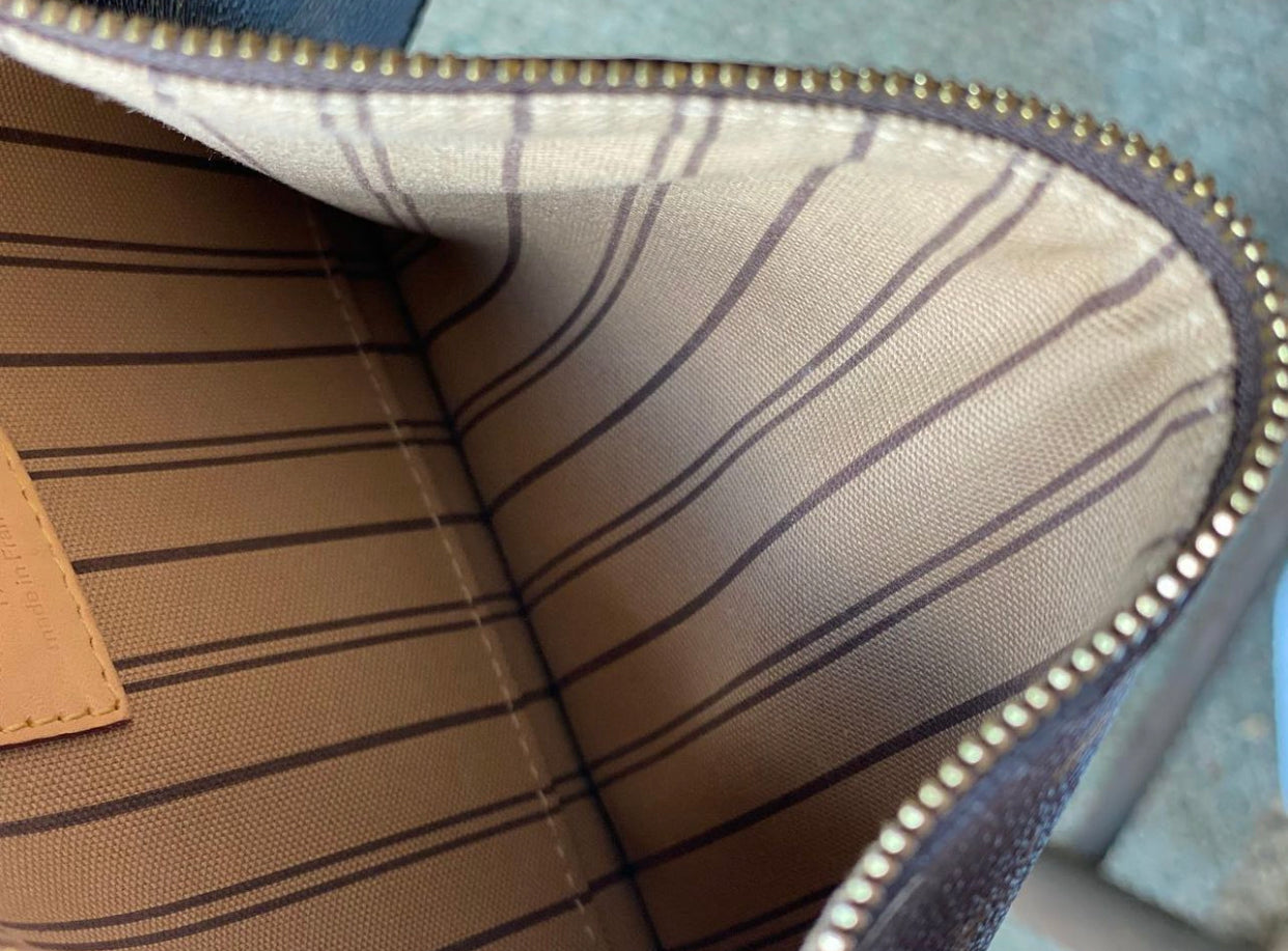 Preloved Authentic Wristlet Accessories Pouch