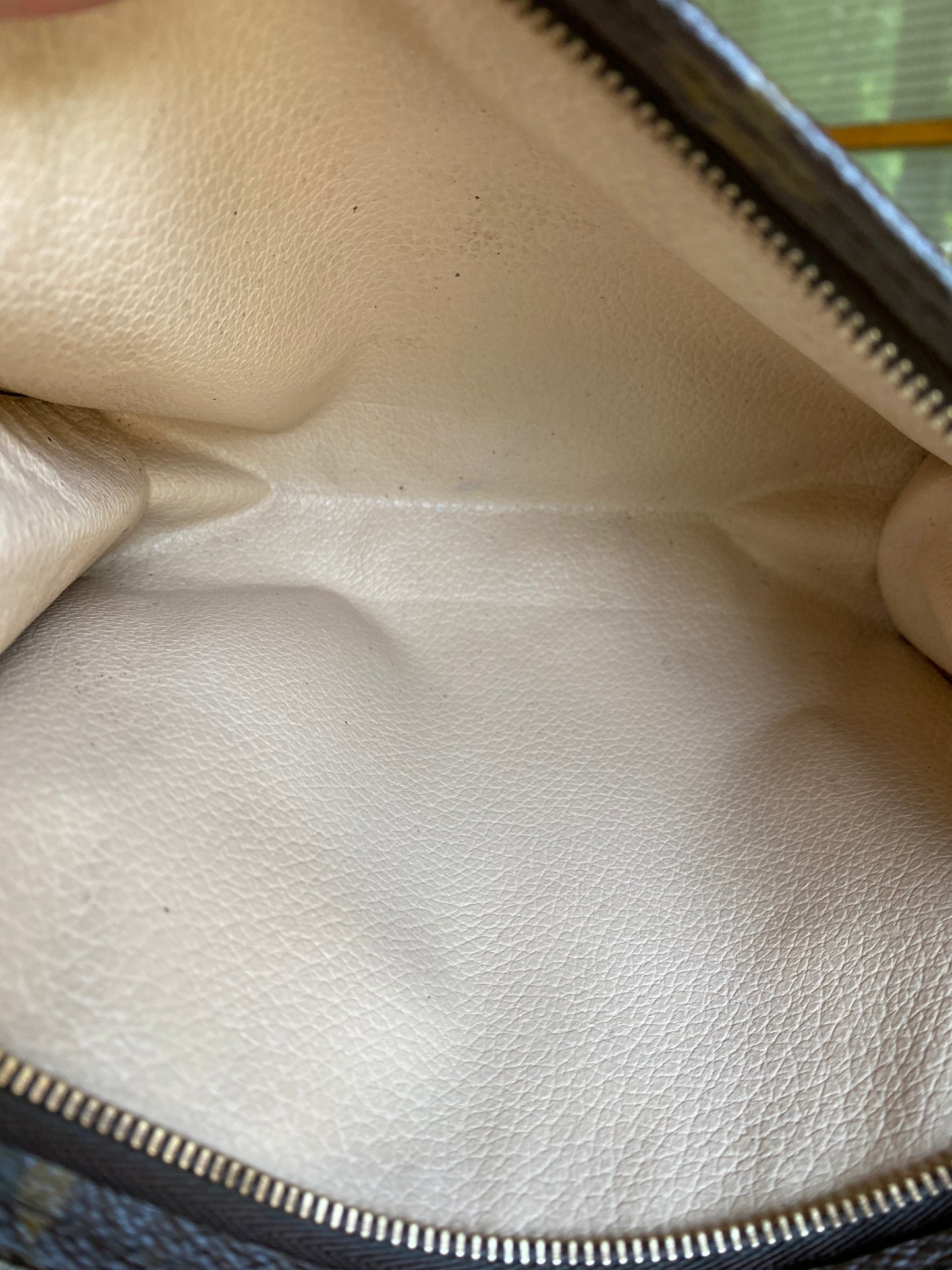 Preloved Authentic Cosmetic Toilette 19