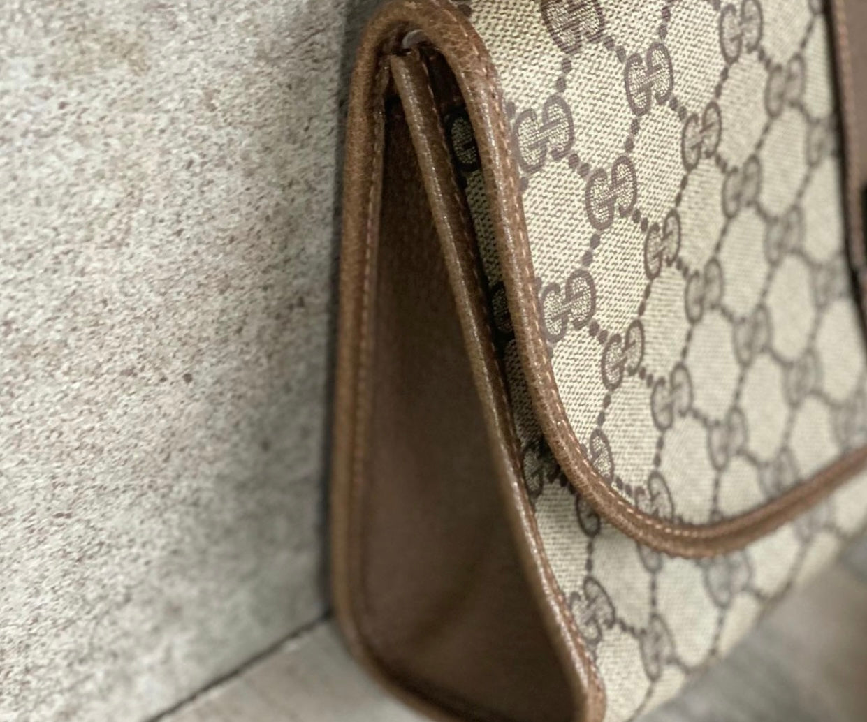 Preloved Sherry Clutch Supreme