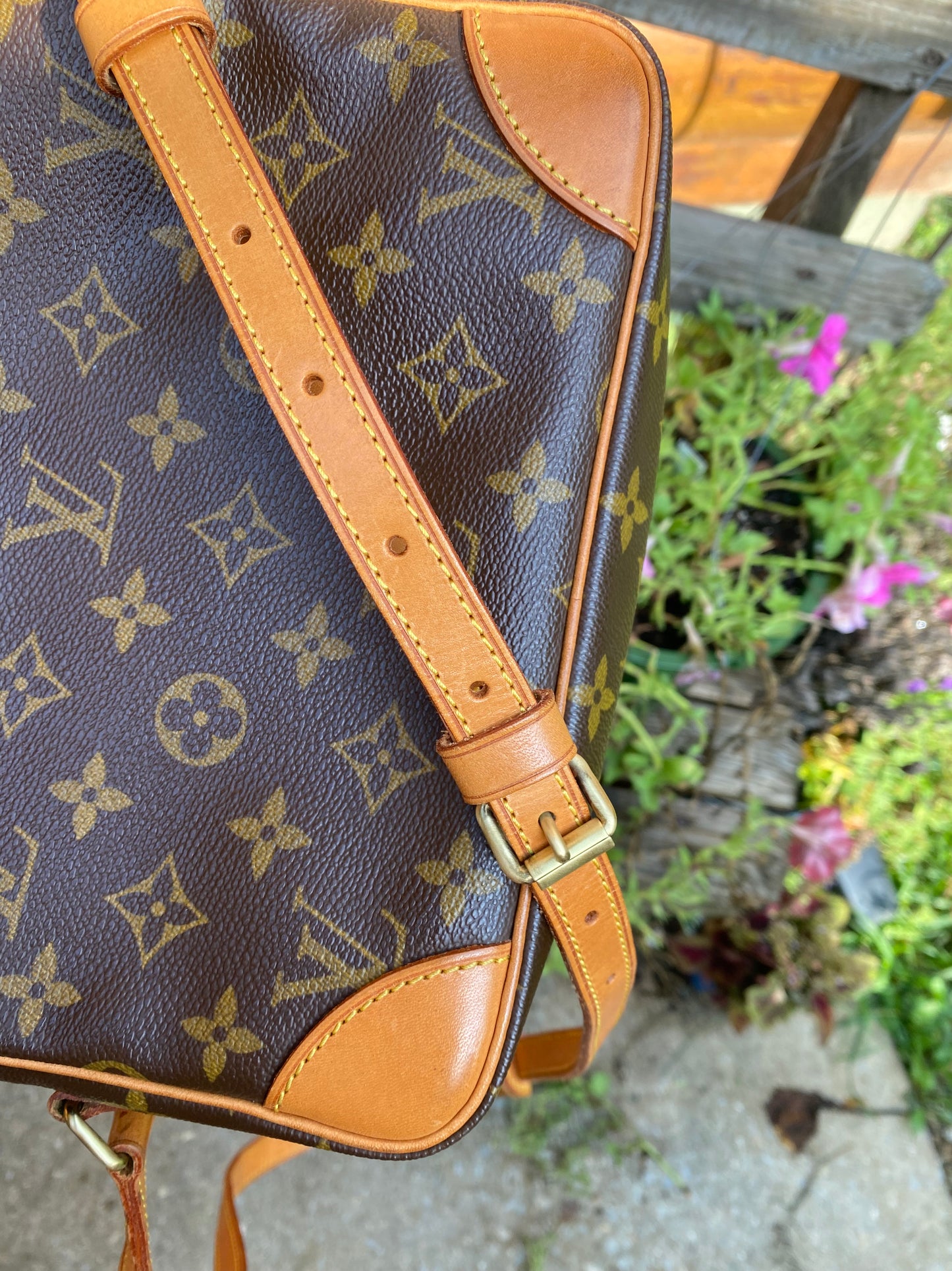 Preloved Trocadero 23 crossbody