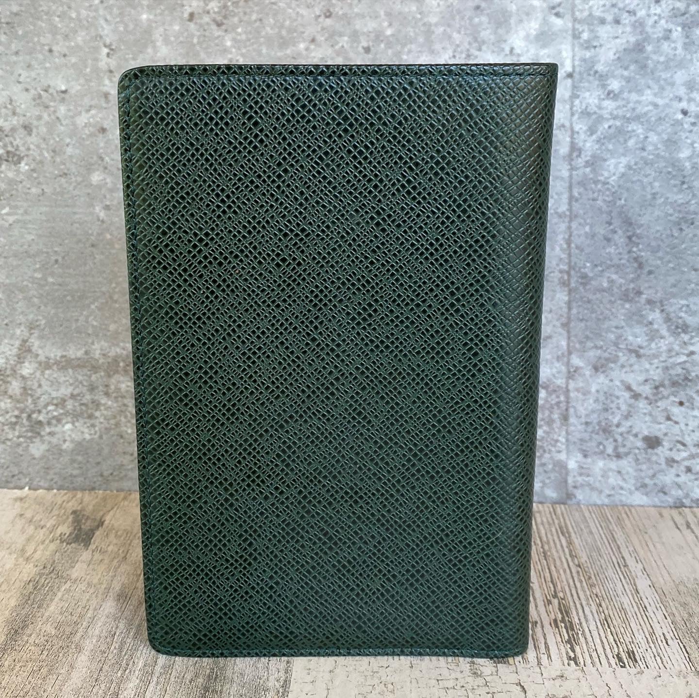 Preloved Porte 5 Card Credit Passport