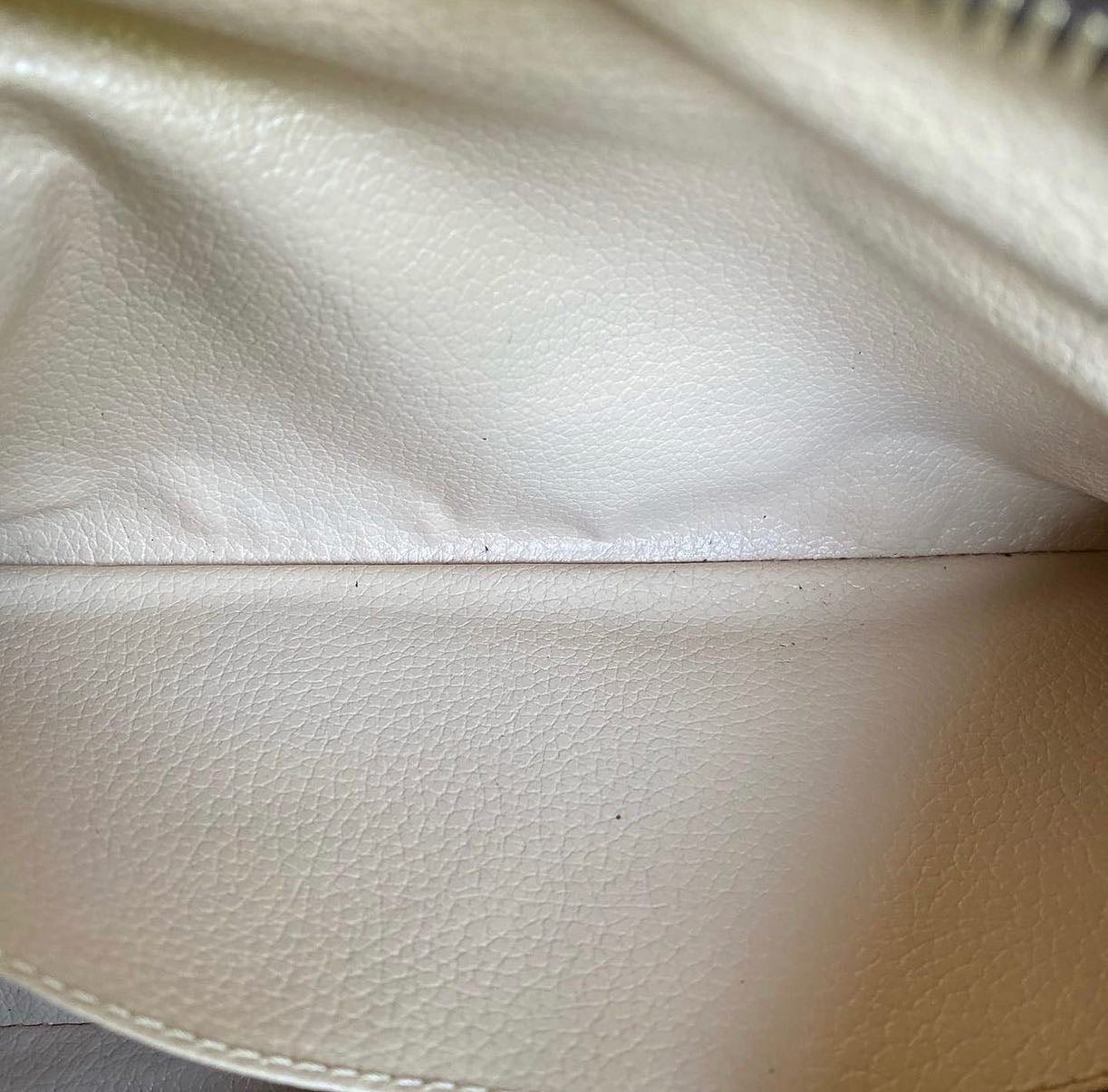 Preloved Trousse 28 Cosmetic Case