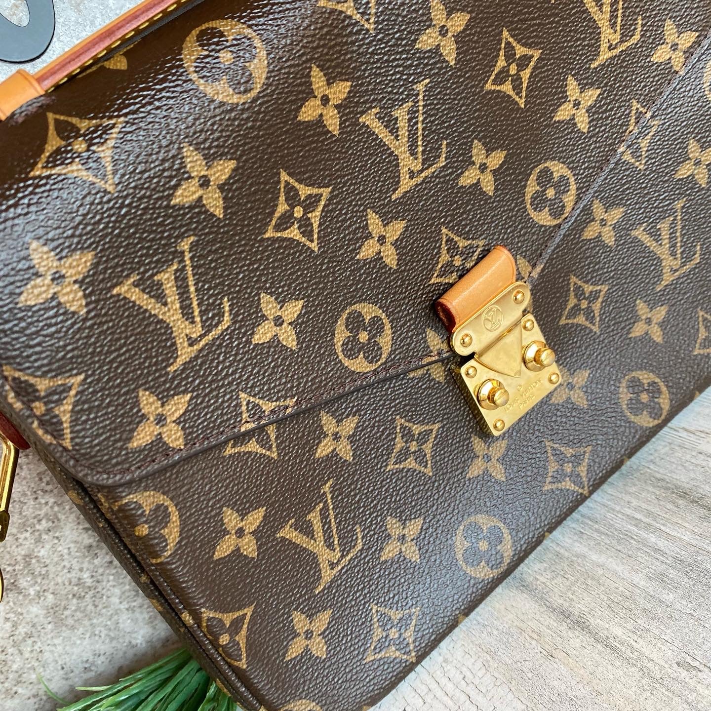 Preloved Pochette Metis Crossbody