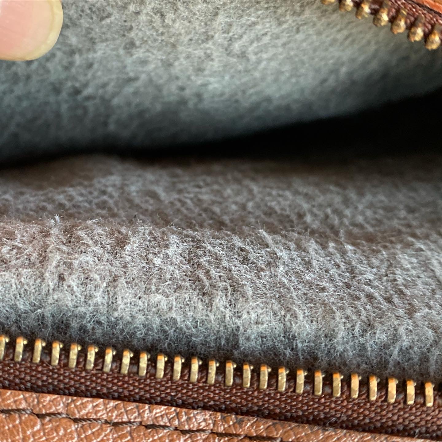 Preloved Bordeaux Clutch/Crossbody