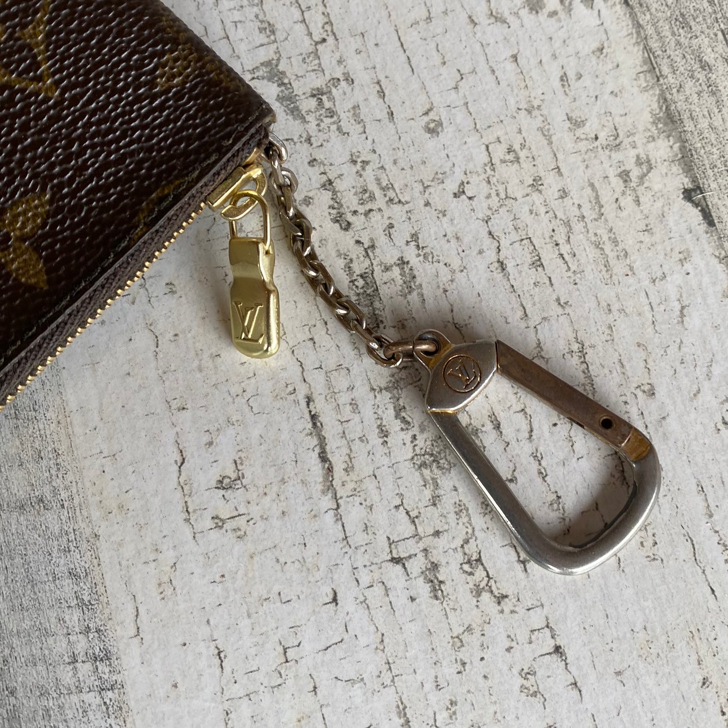 Preloved Authentic Pochette Cles