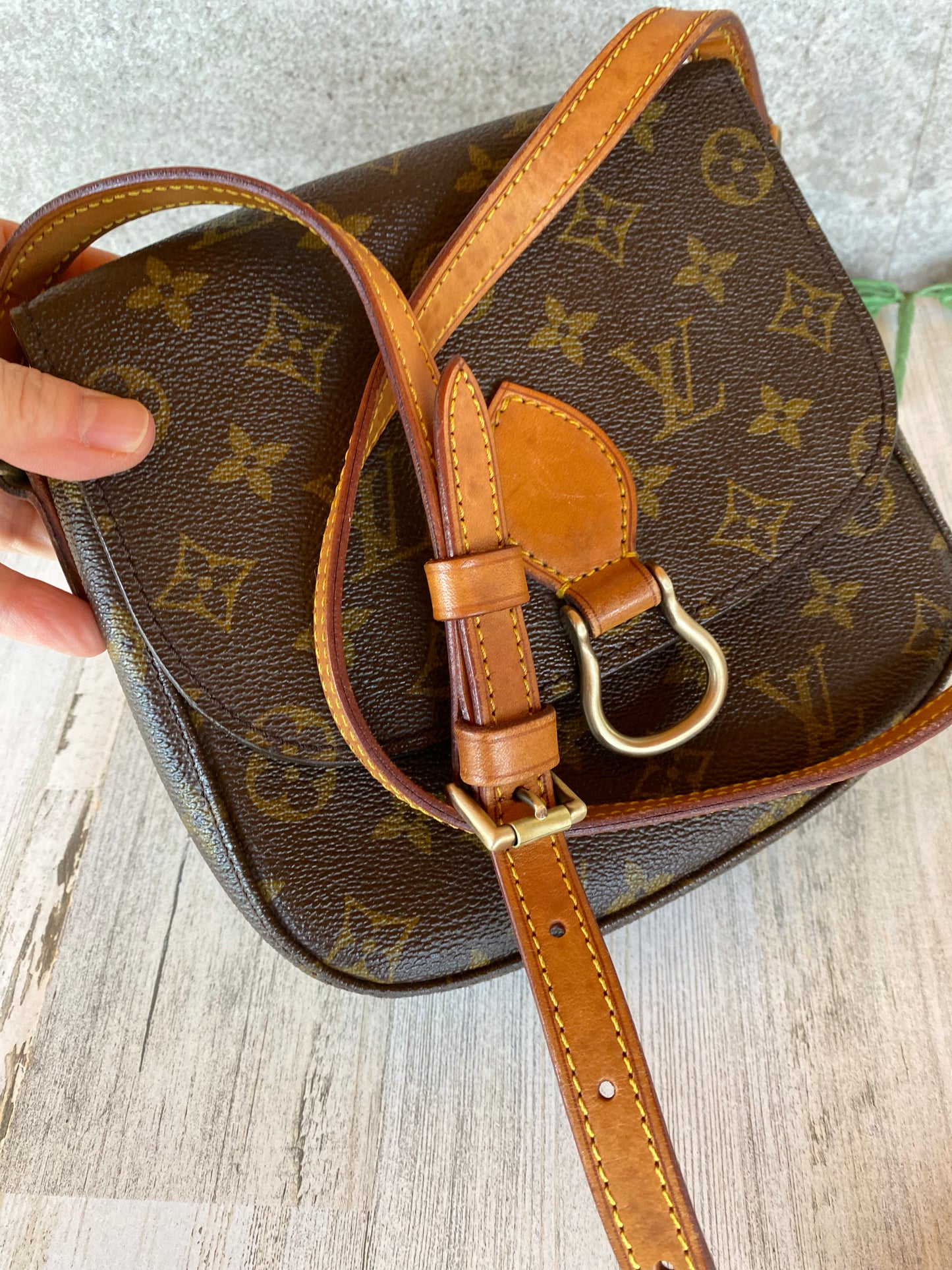 Preloved Authentic Saint Cloud MM