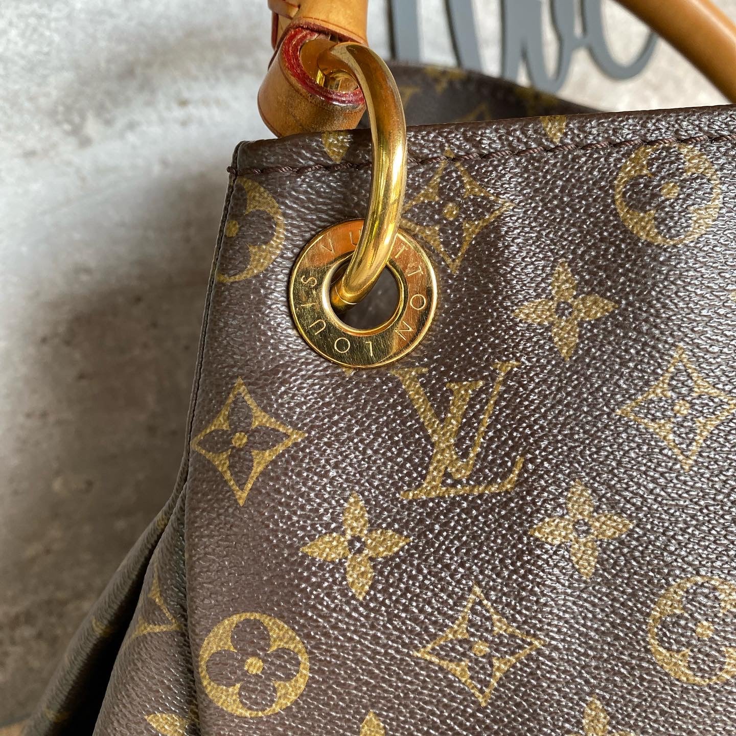 Preloved Artsy Hang Bag