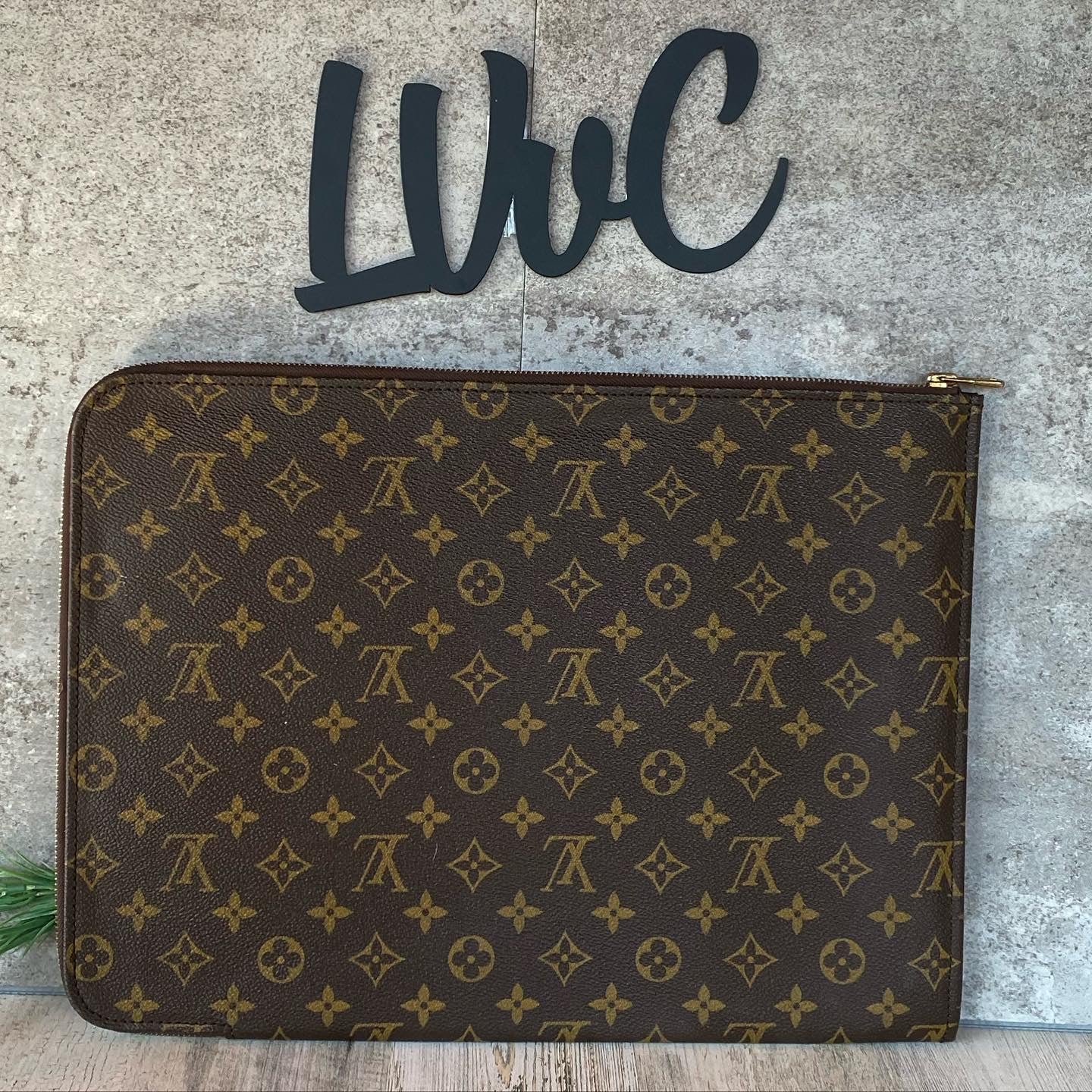 Preloved Poche Documents Case/Clutch
