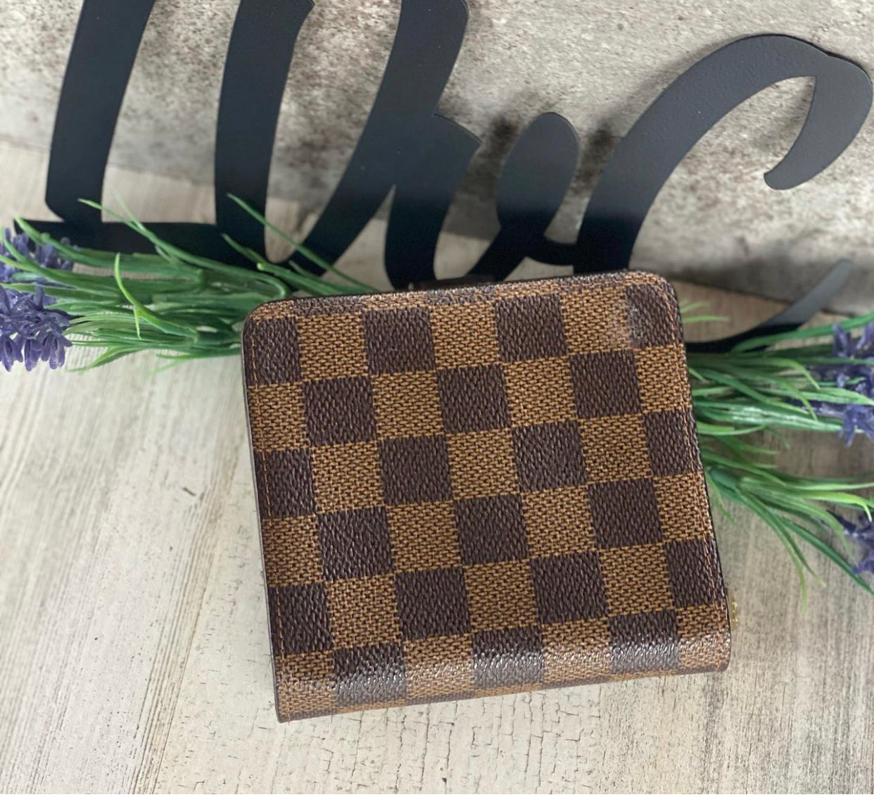 Preloved Compact DE Wallet