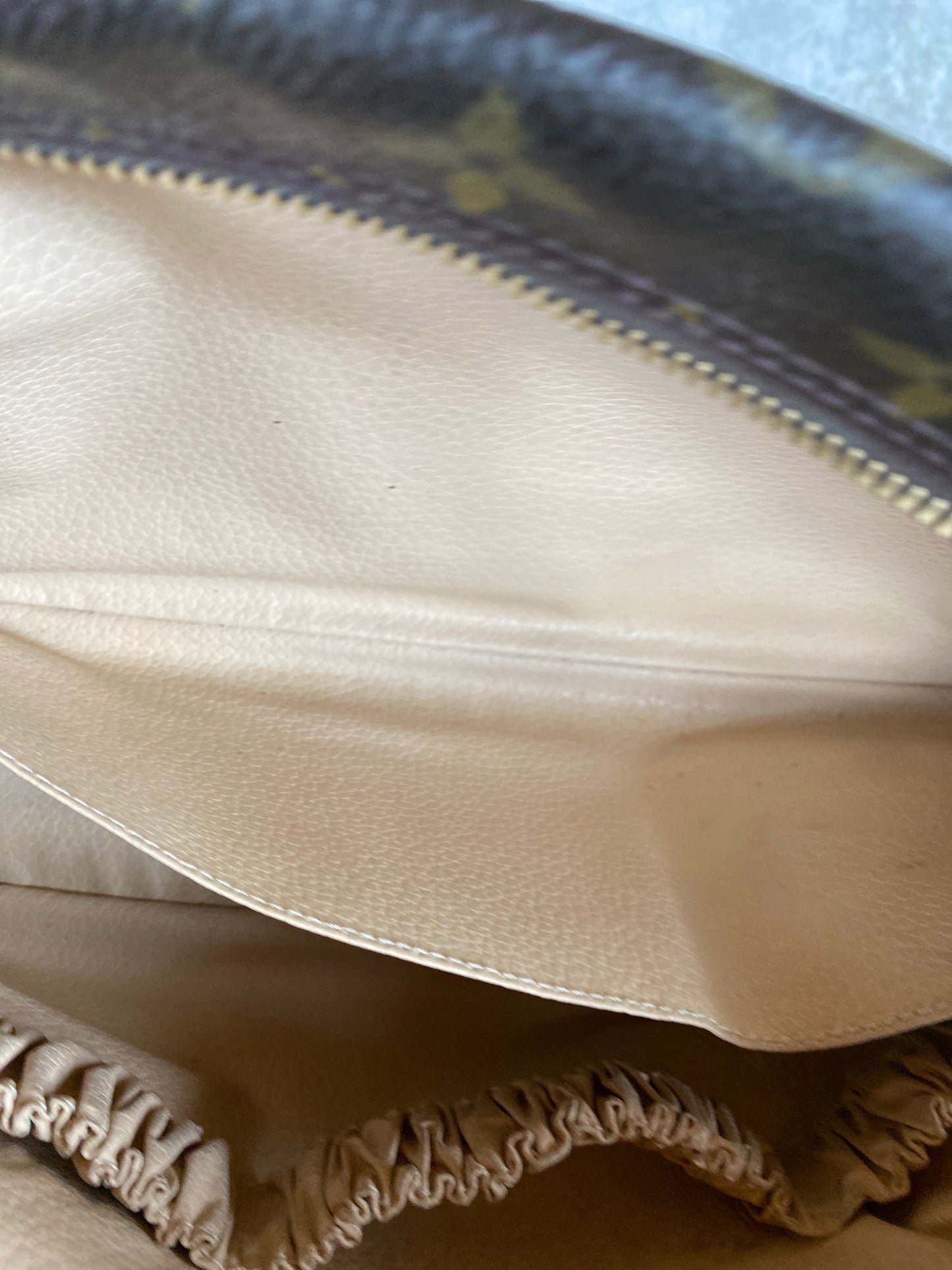 Preloved Trousse 28 Cosmetic Pouch