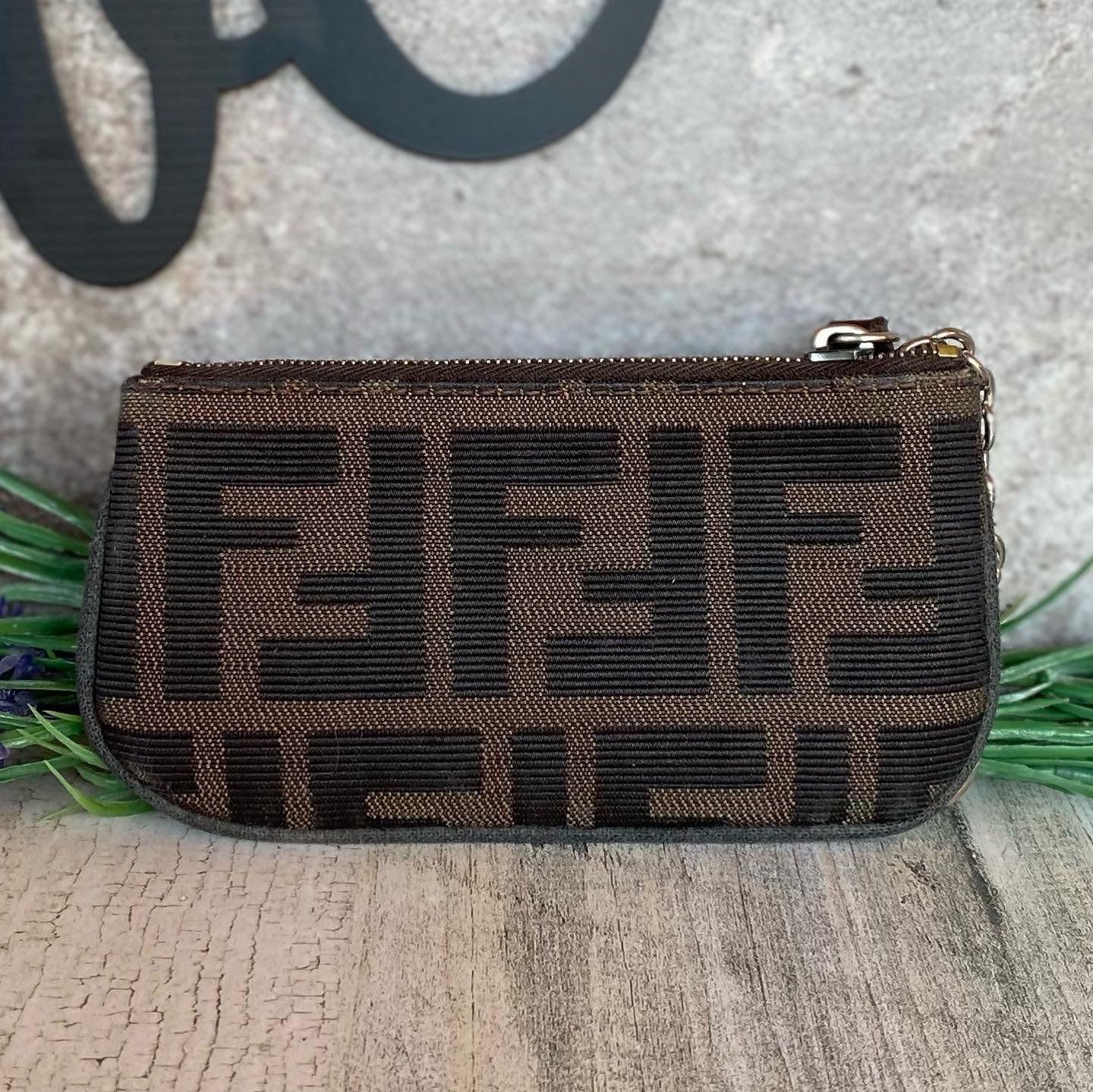 Preloved FF Pouch Cles