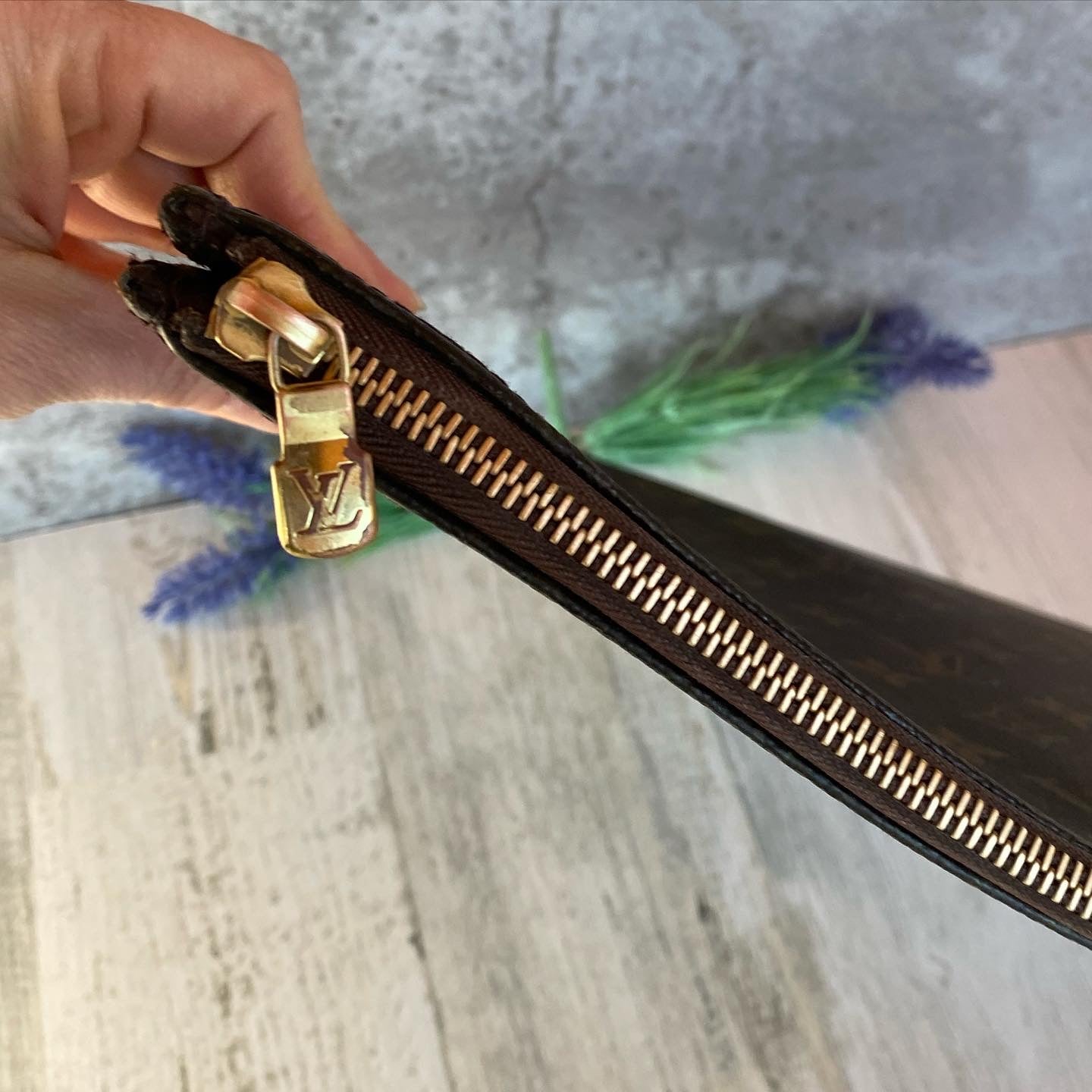 Preloved Authentic Poche Documents Clutch