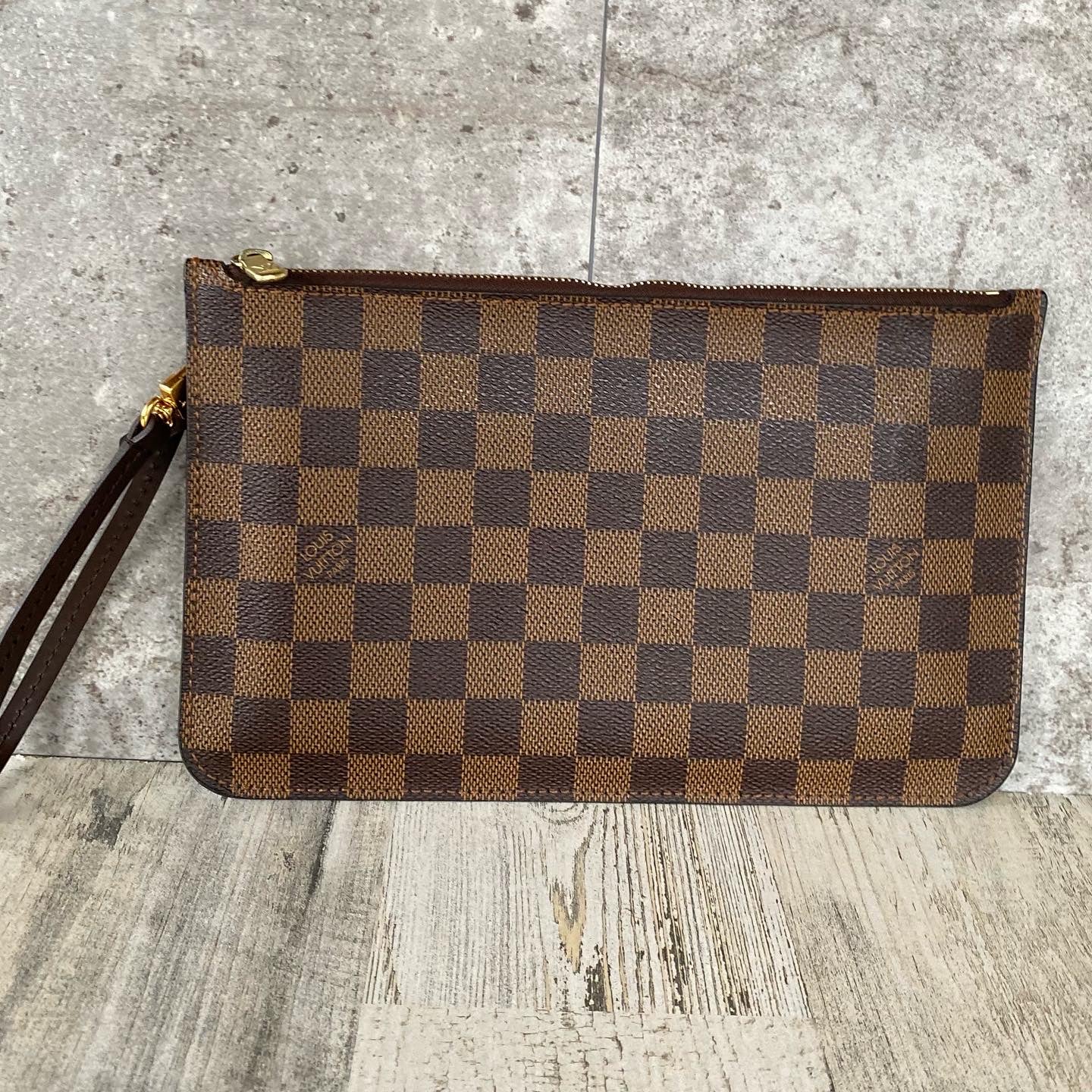 Preloved Authentic Pochette Wristlet