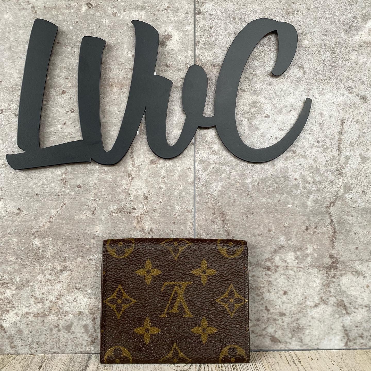 Preloved Cartes De Vista Wallet