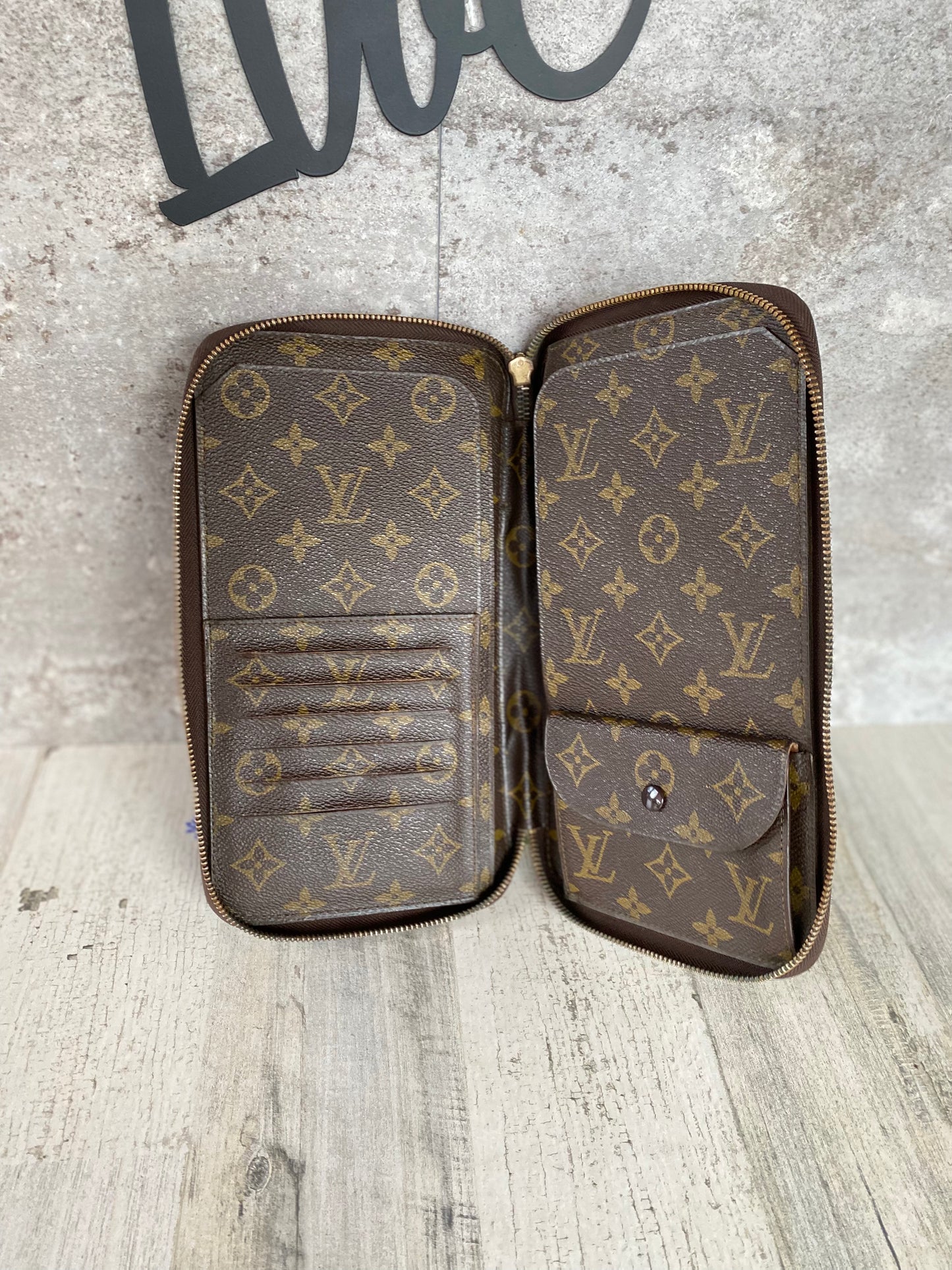 Preloved Travel Organizer DeVoyage