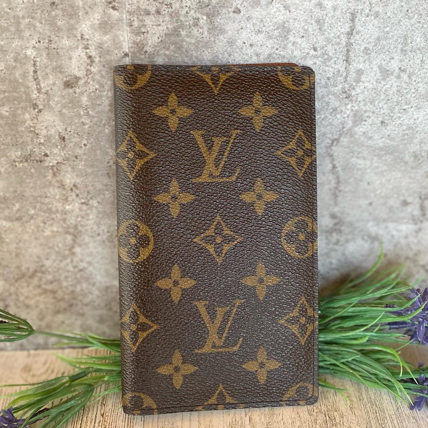 Preloved Bifold Wallet