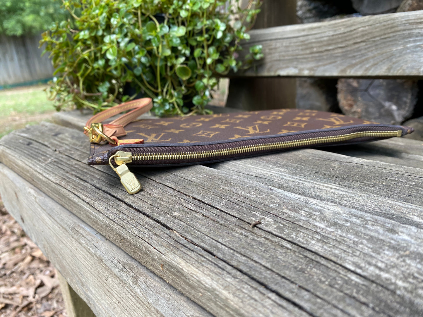 Preloved Authentic Pochette Wristlet