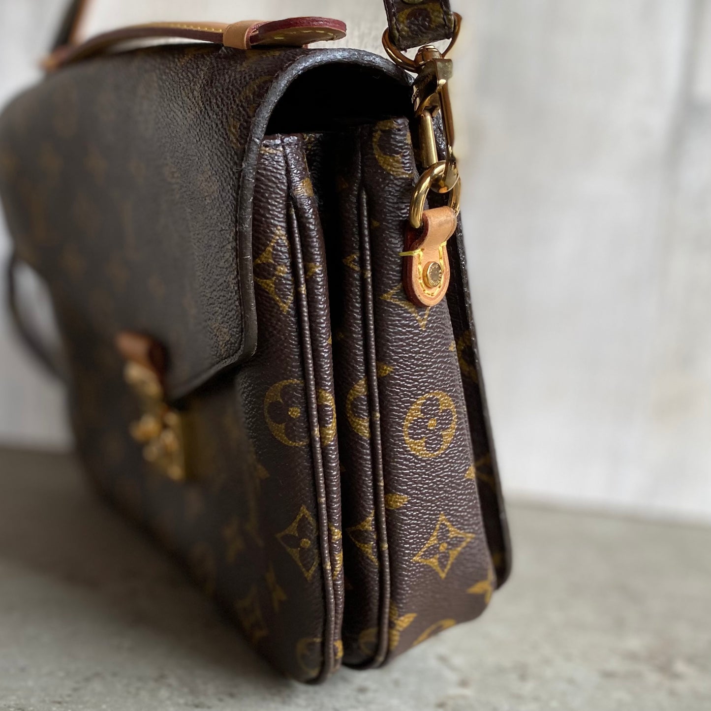 Authentic Preloved Pochette Métis Crossbody