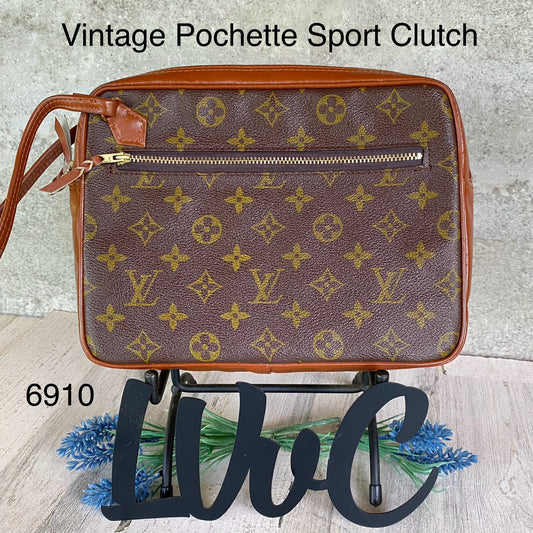 Preloved Vintage Pochette Sports Clutch