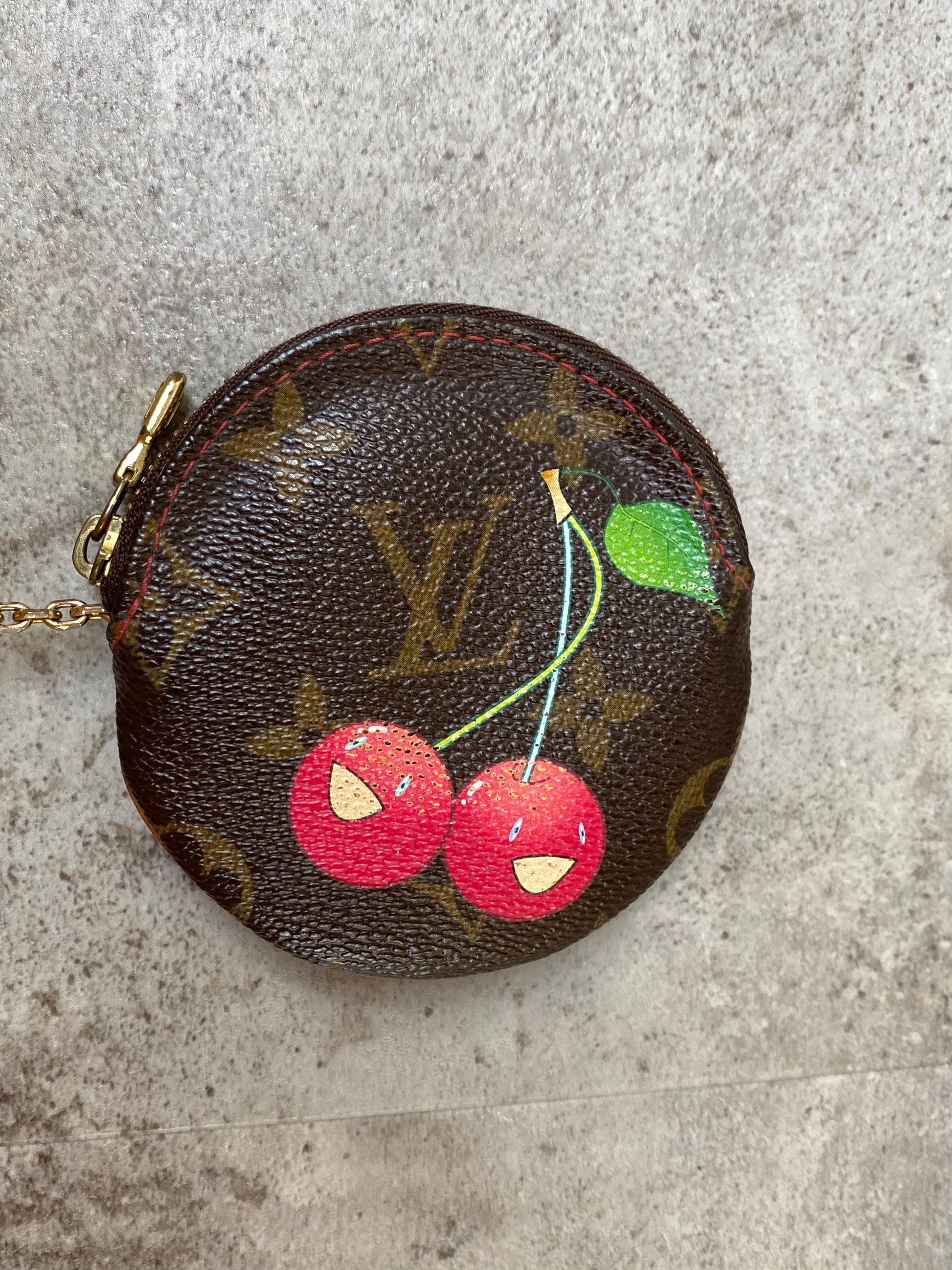 Preloved Cherry Cles Porte Monnaie Roud Coin Purse – lvvintagecloset