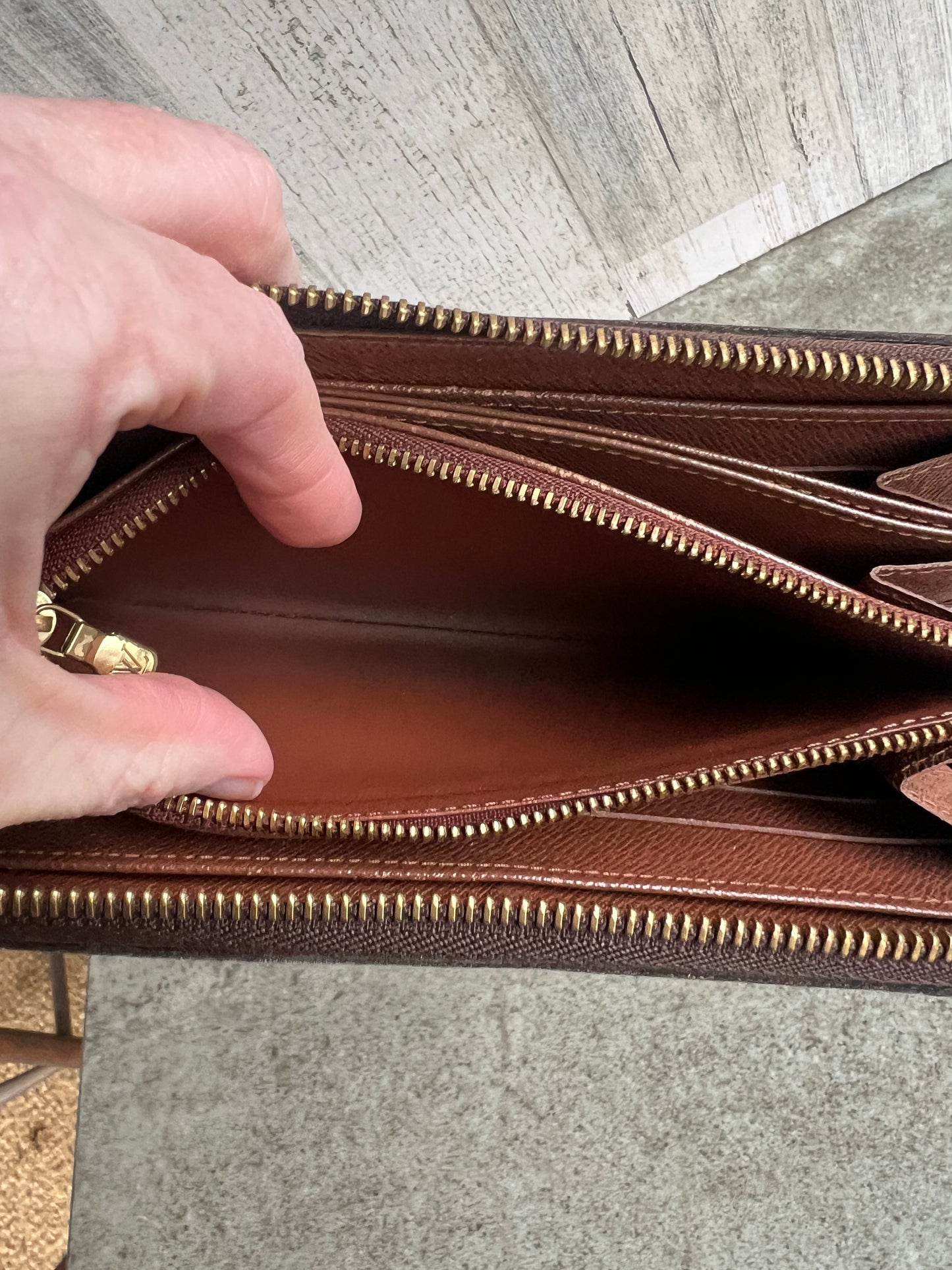 Authentic Preloved Consigned Zippy wallet