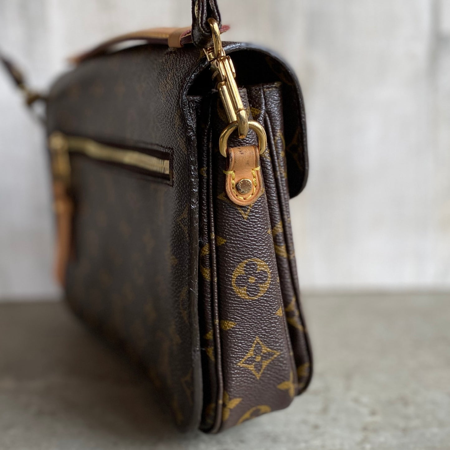 Authentic Preloved Pochette Métis Crossbody