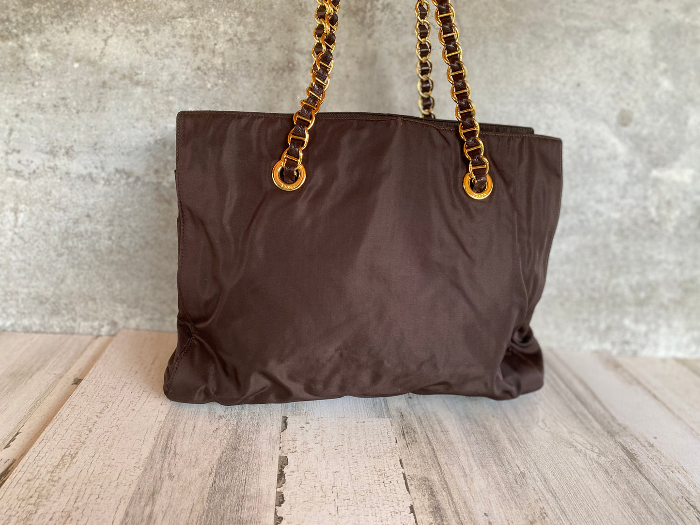 Authentic Preloved Chain  Shoulder Tote