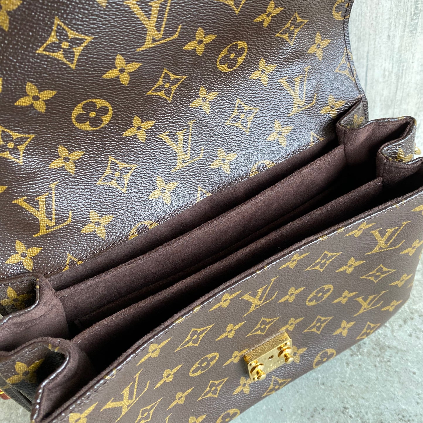 Authentic Preloved Pochette Métis Crossbody